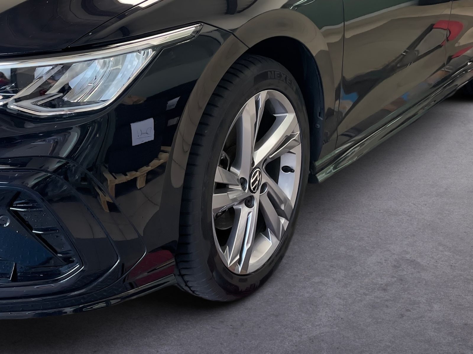 Volkswagen Golf Variant R-Line eTSI - Samsaru's Car Outlet