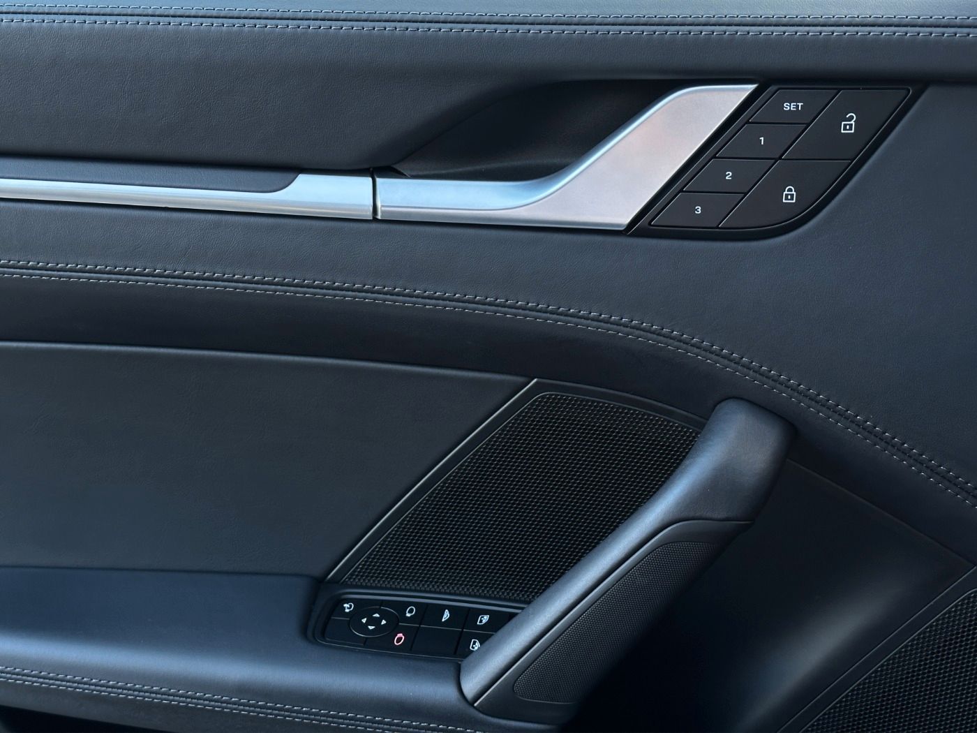 Porsche 992 911 Carrera 4S Cabriolet BOSE 360° PASM Lift