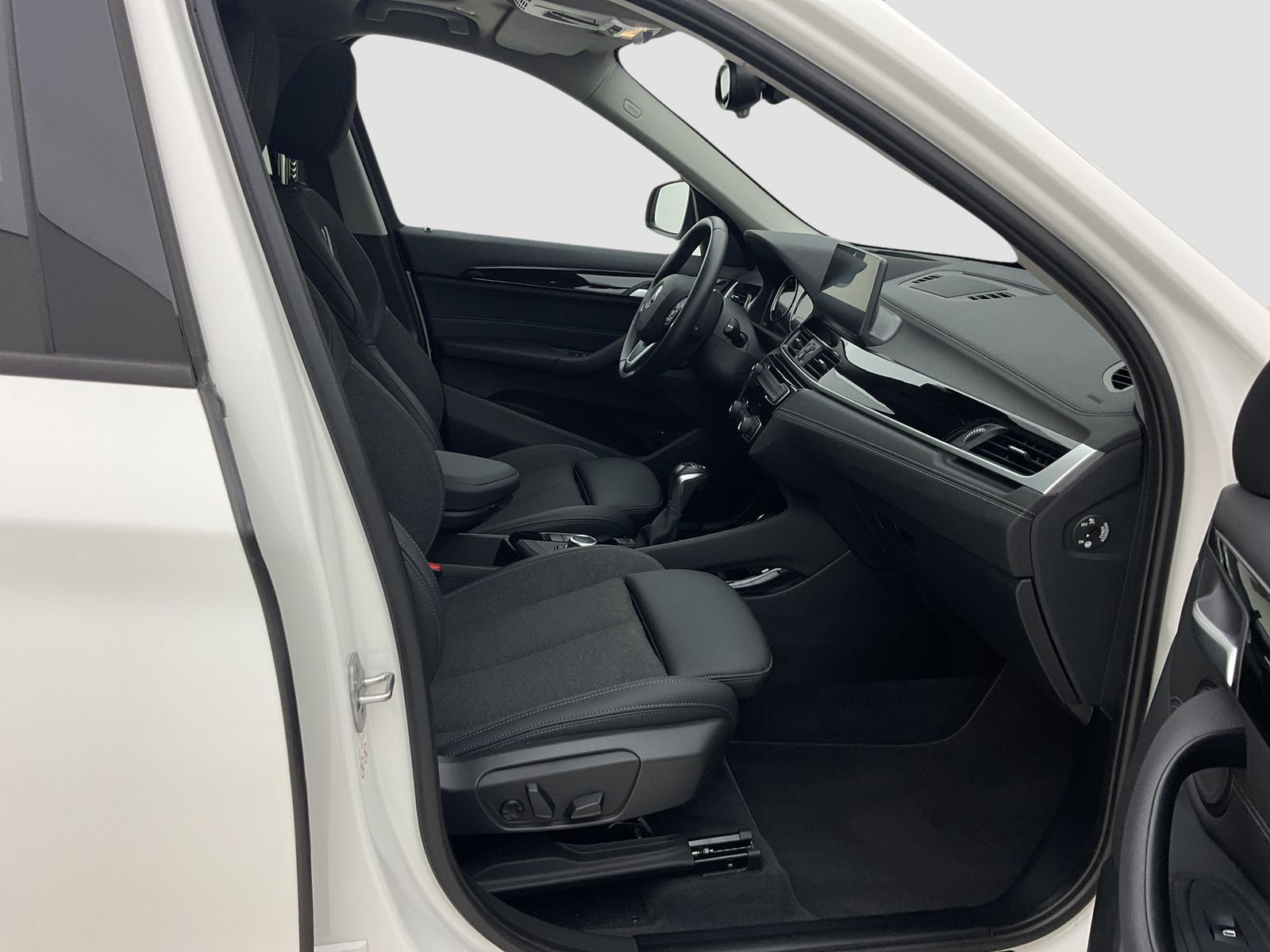 BMW X1 xDrive25e Sport Line - Samsaru's Car Outlet