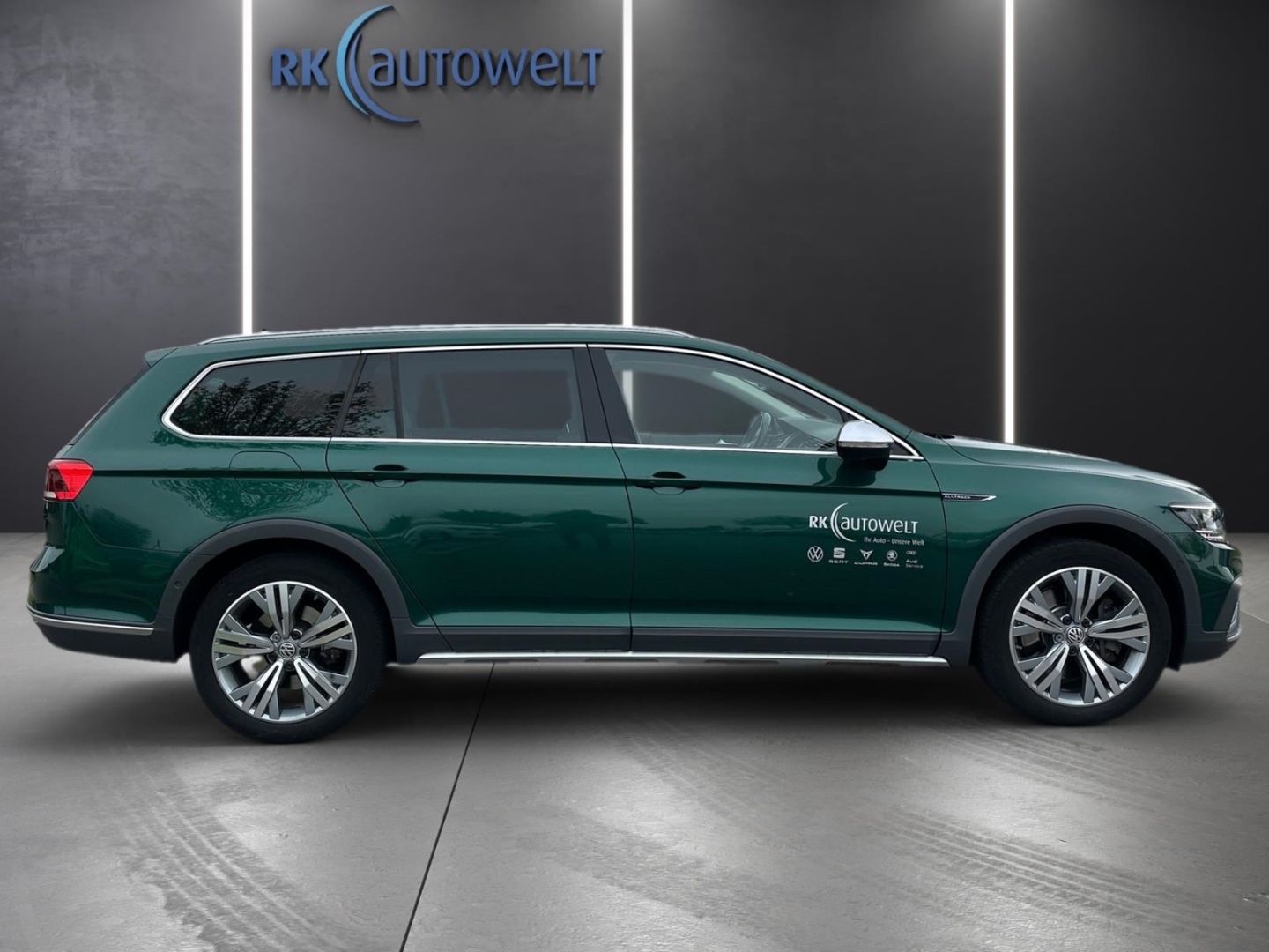 Volkswagen Passat Alltrack 2.0 TSI DSG 4Motion - Samsaru's Car Outlet