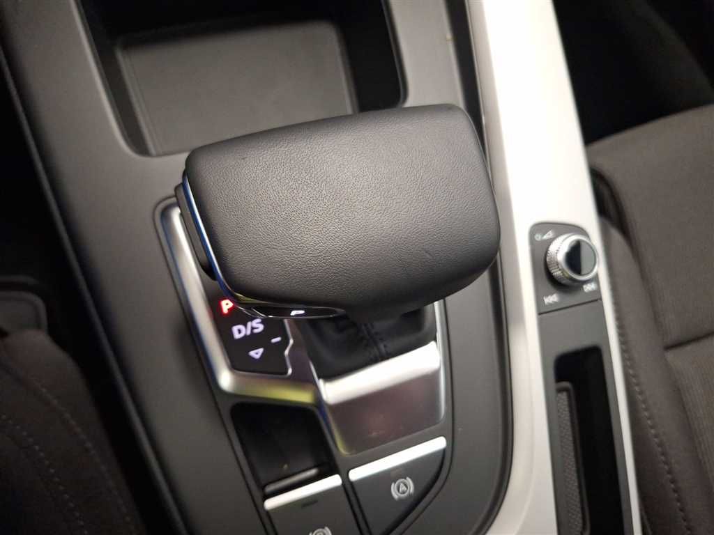 Audi A4 Avant S line 35 2.0 TFSI S-tronic - Samsaru's Car Outlet