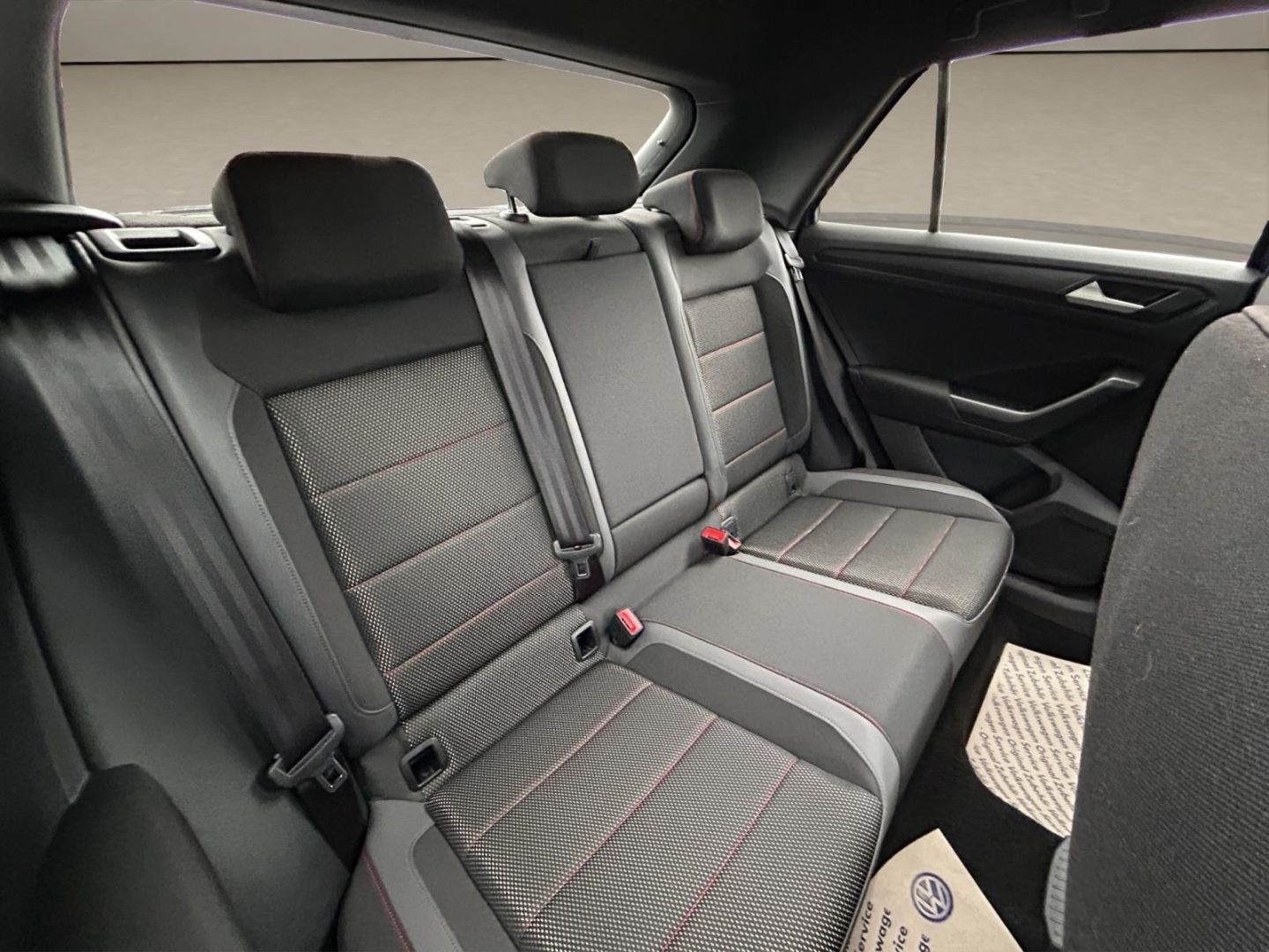 Volkswagen T-Roc Sport 1.5 TSI DSG - Samsaru's Car Outlet