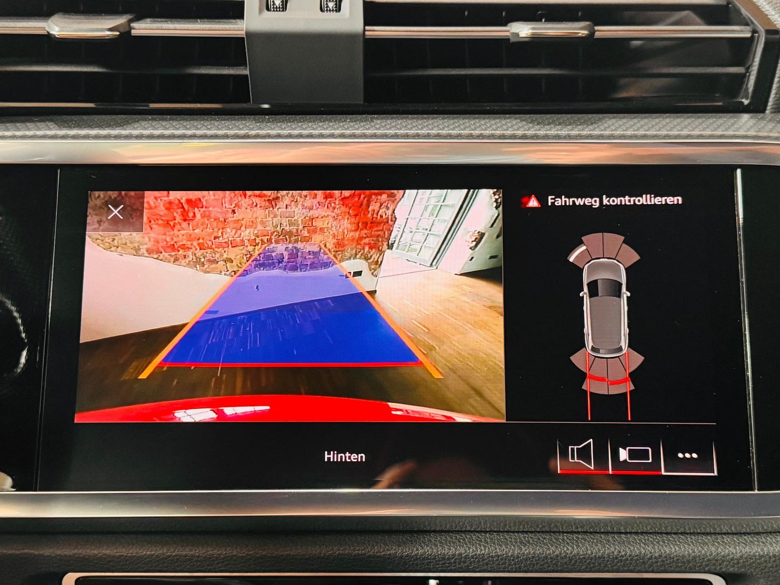 Audi Q3 45 TFSI S line - Samsaru's Car Outlet