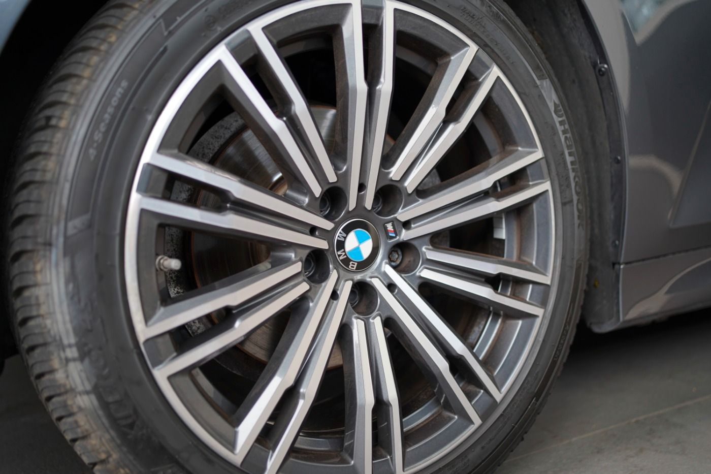 BMW 320d xDrive M-Sport - Samsaru's Car Outlet