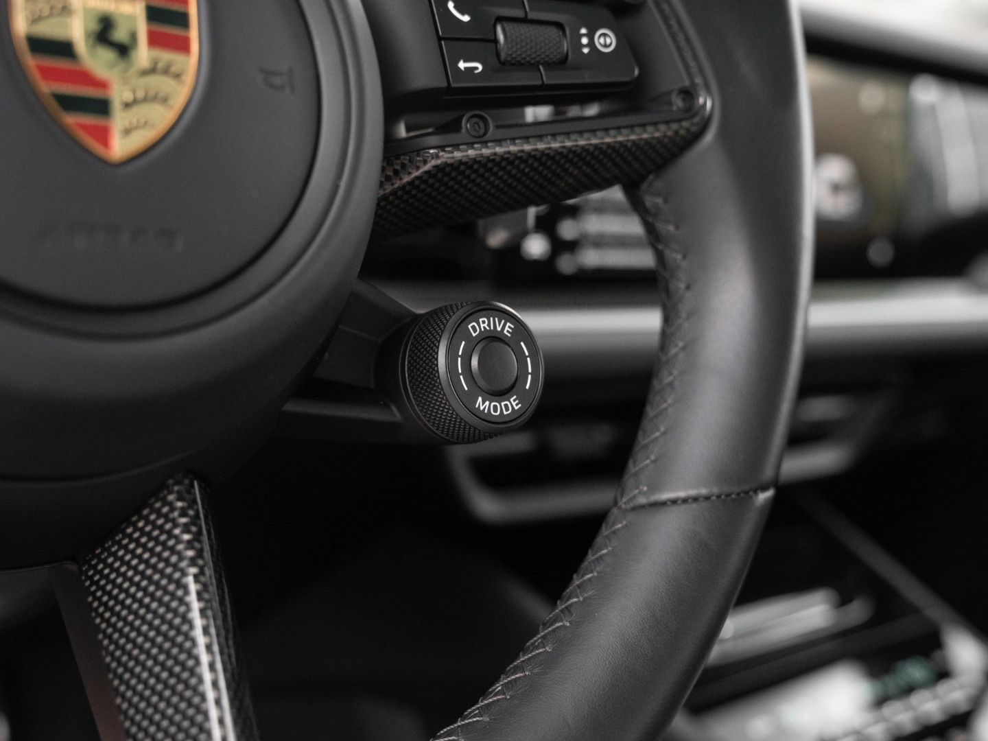 Porsche Cayenne Turbo E-Hybrid PDCC Carbon Design Paket