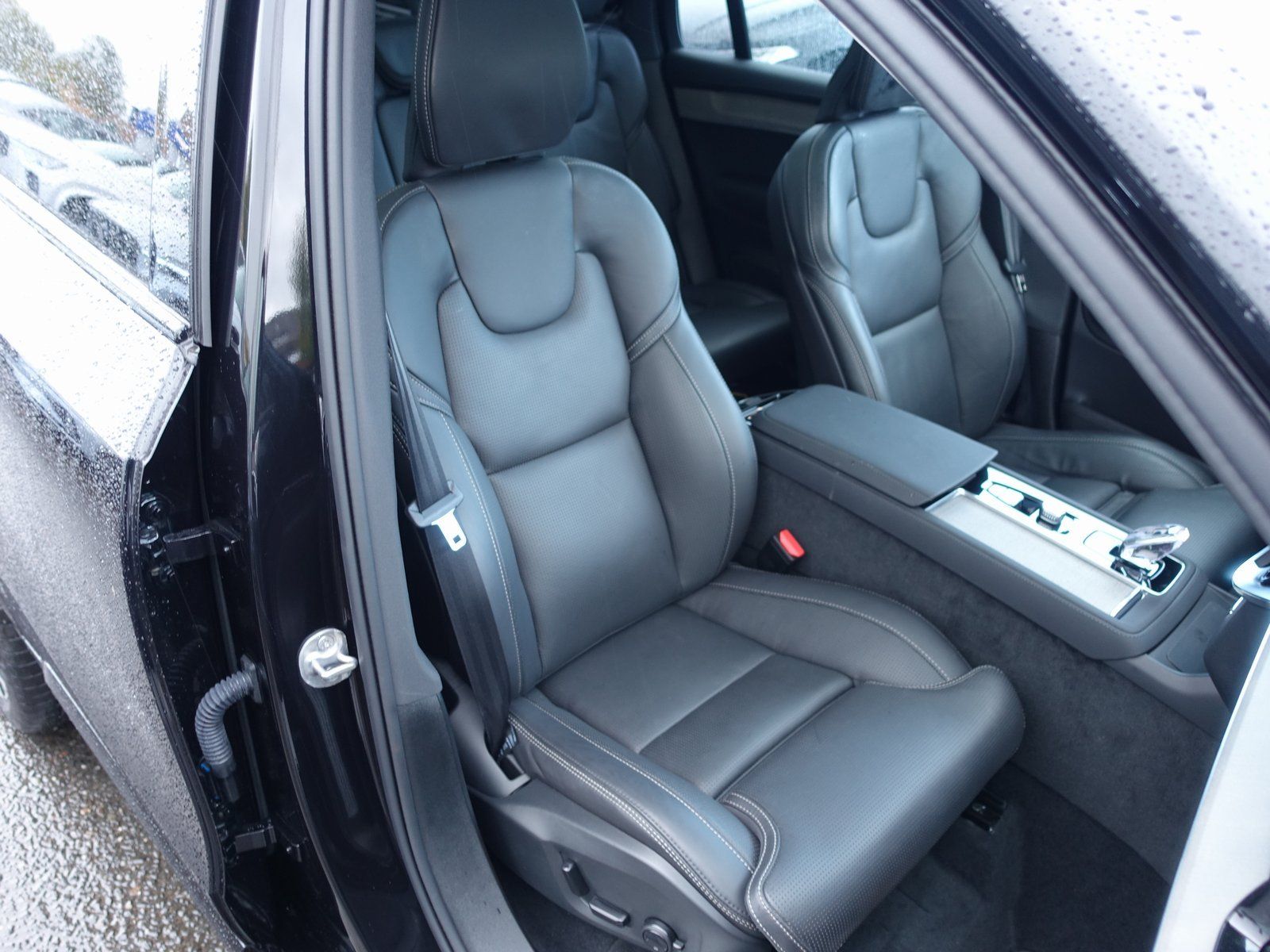 Volvo XC90 Plus Dark T8 AWD Plug-in Hybrid/B&W/Four-C