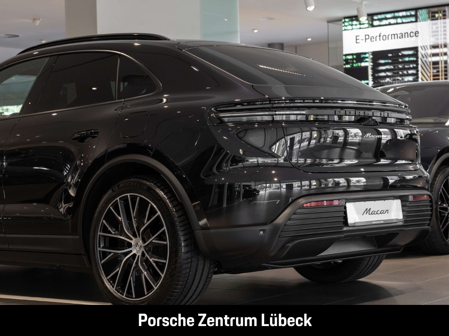 Porsche Macan - Samsaru's Car Outlet