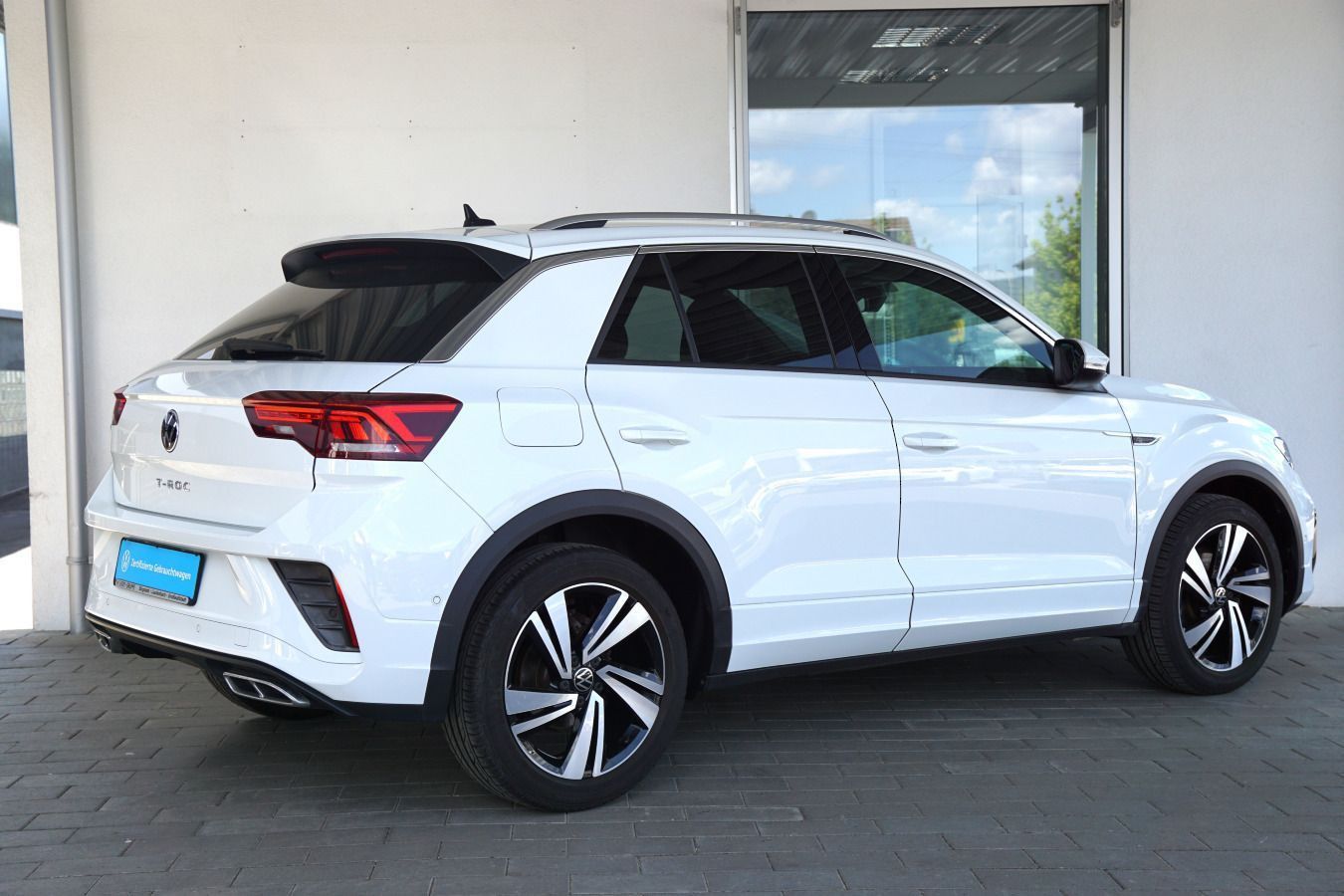 Volkswagen T-Roc R-Line 1.5 TSI DSG - Samsaru's Car Outlet