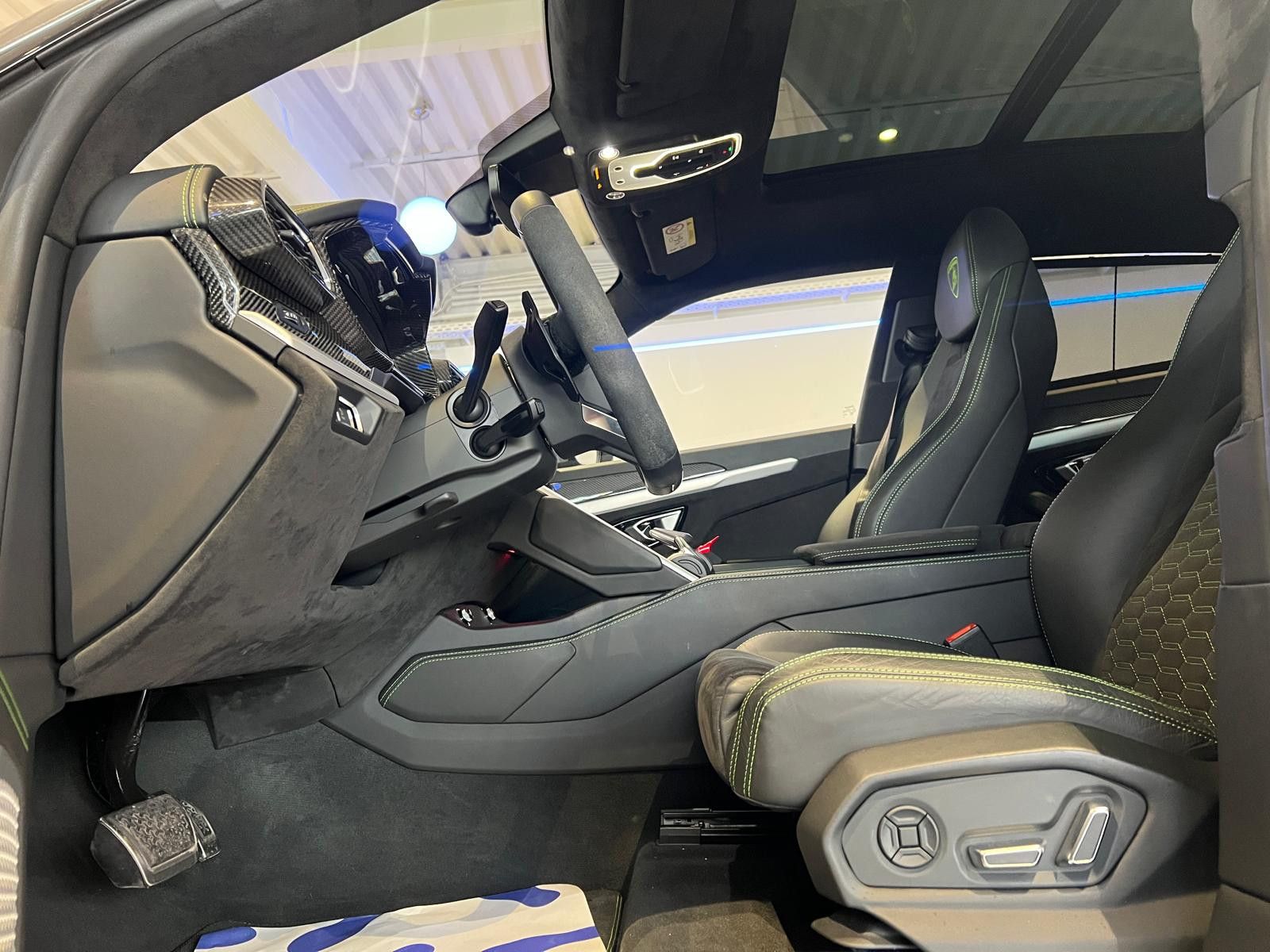 Lamborghini Urus *Großes Carbon Paket*Akrapovic*Garantie