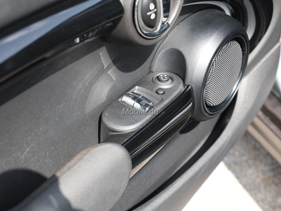 MINI Cooper SE Classic - Samsaru's Car Outlet