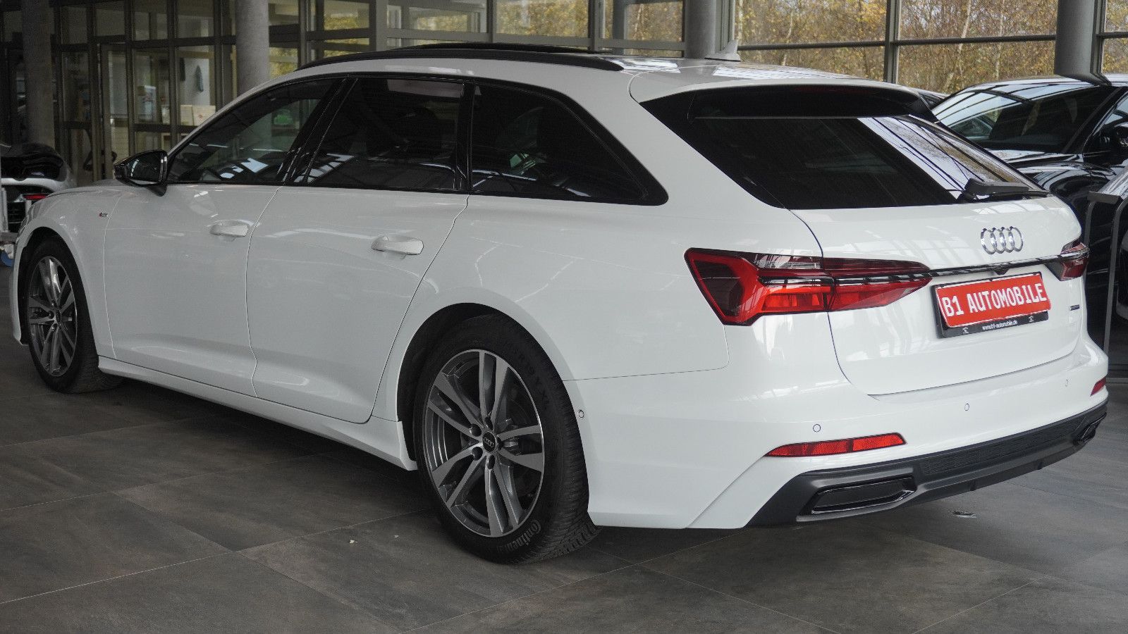 Audi A6 Avant 45 TFSI quattro S line Black Edition - Samsaru's Car Outlet
