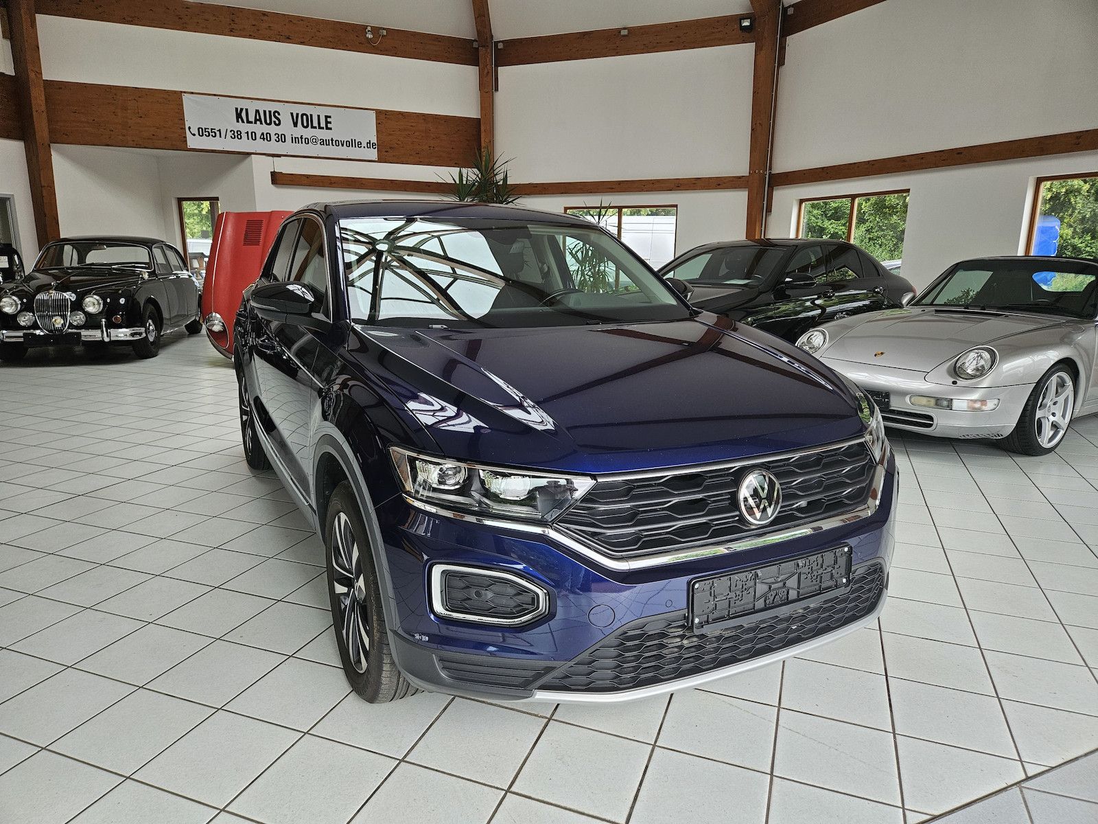 Volkswagen T-Roc 1.5 TSI Style - Samsaru's Car Outlet
