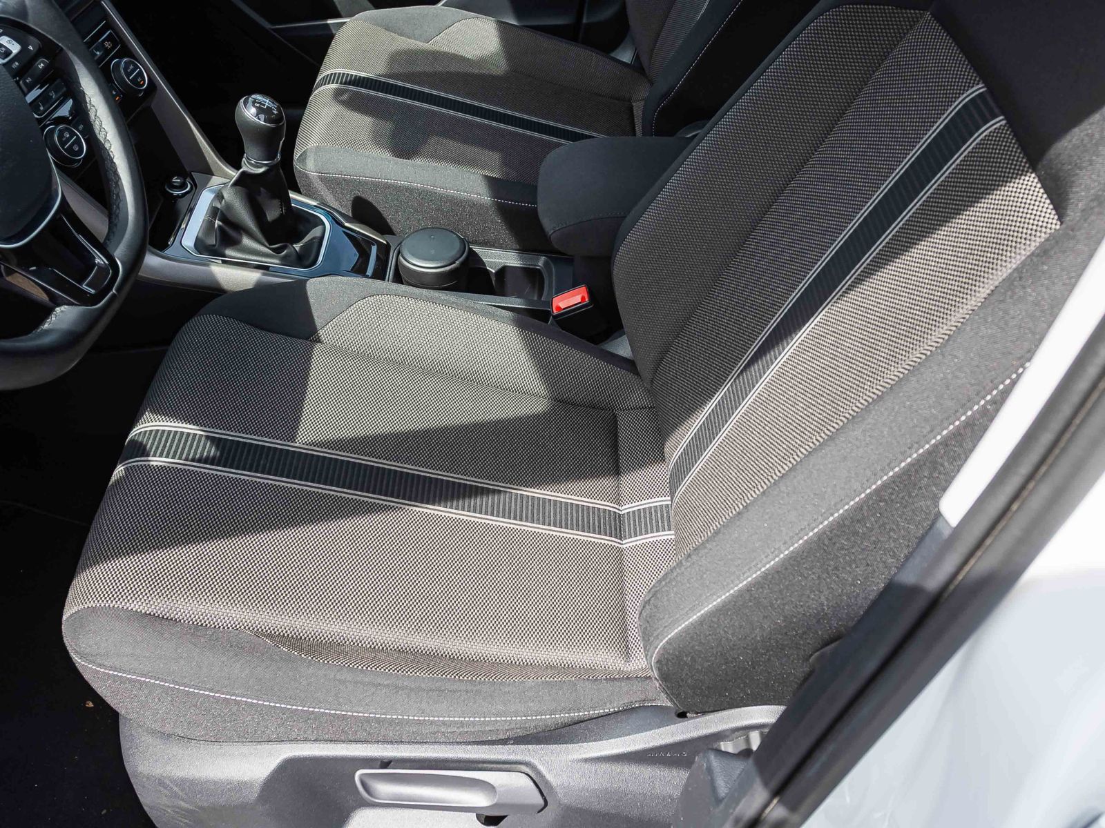 Volkswagen T-Roc 1.0 TSI Style - Samsaru's Car Outlet
