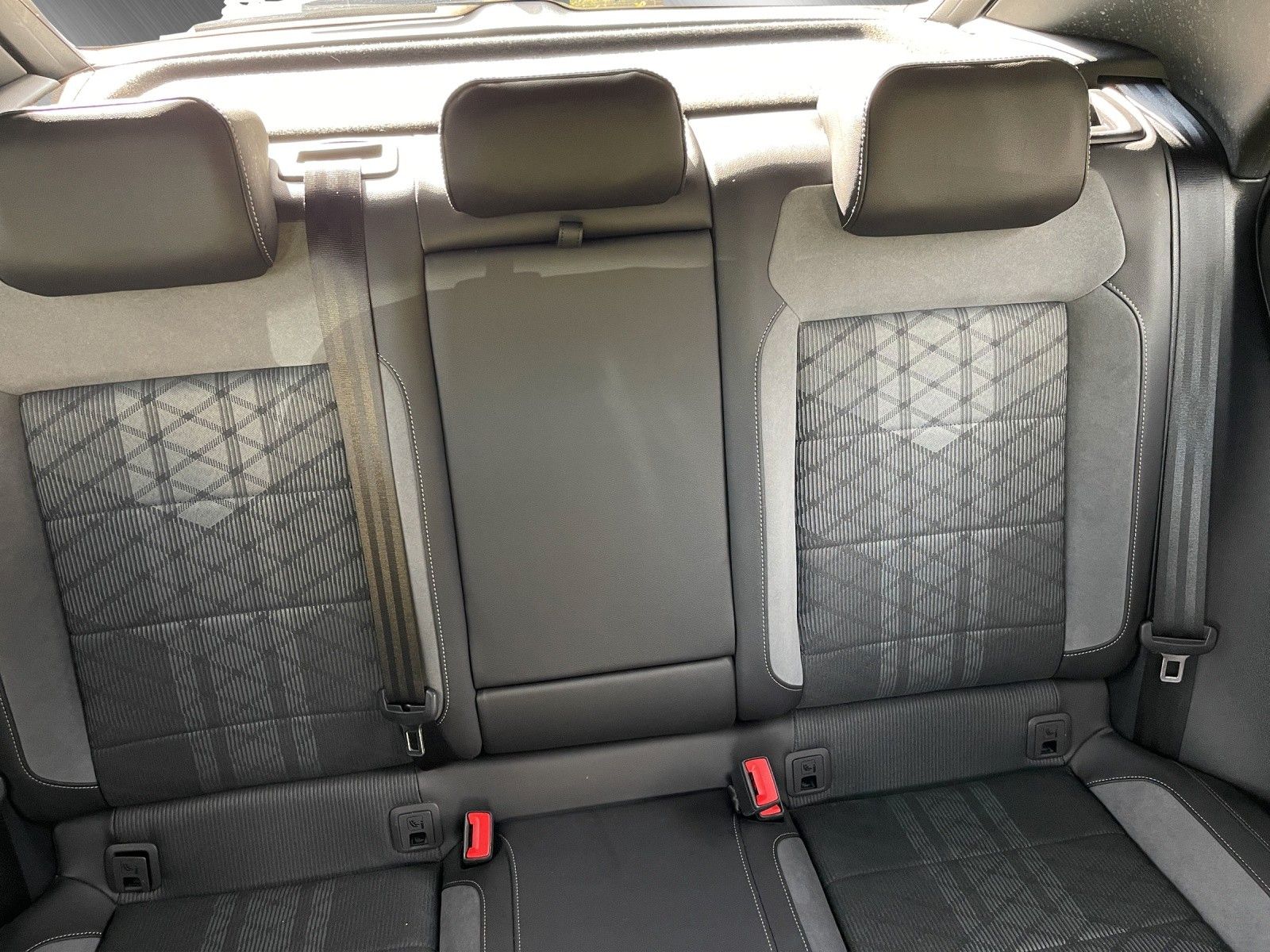 Volkswagen T-Roc R-Line Plus - Samsaru's Car Outlet