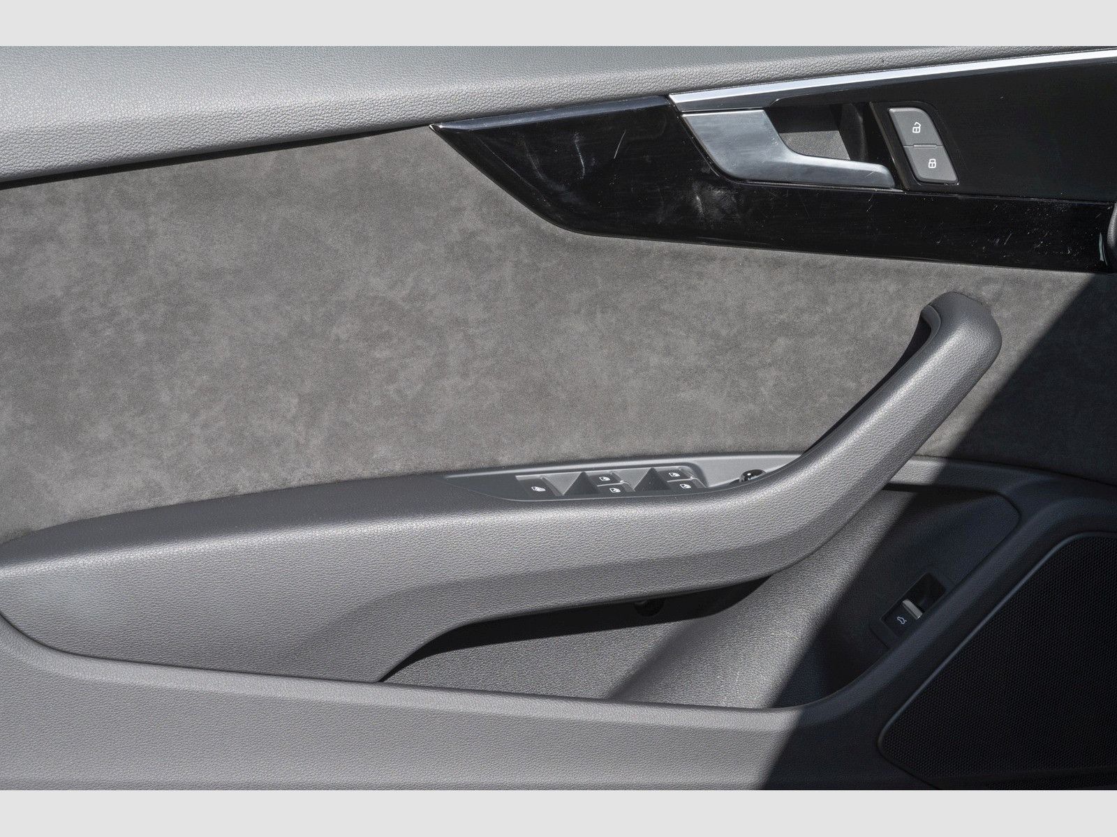 Audi A5 Cabrio S line 40 TFSI quattro S tronic Matrix