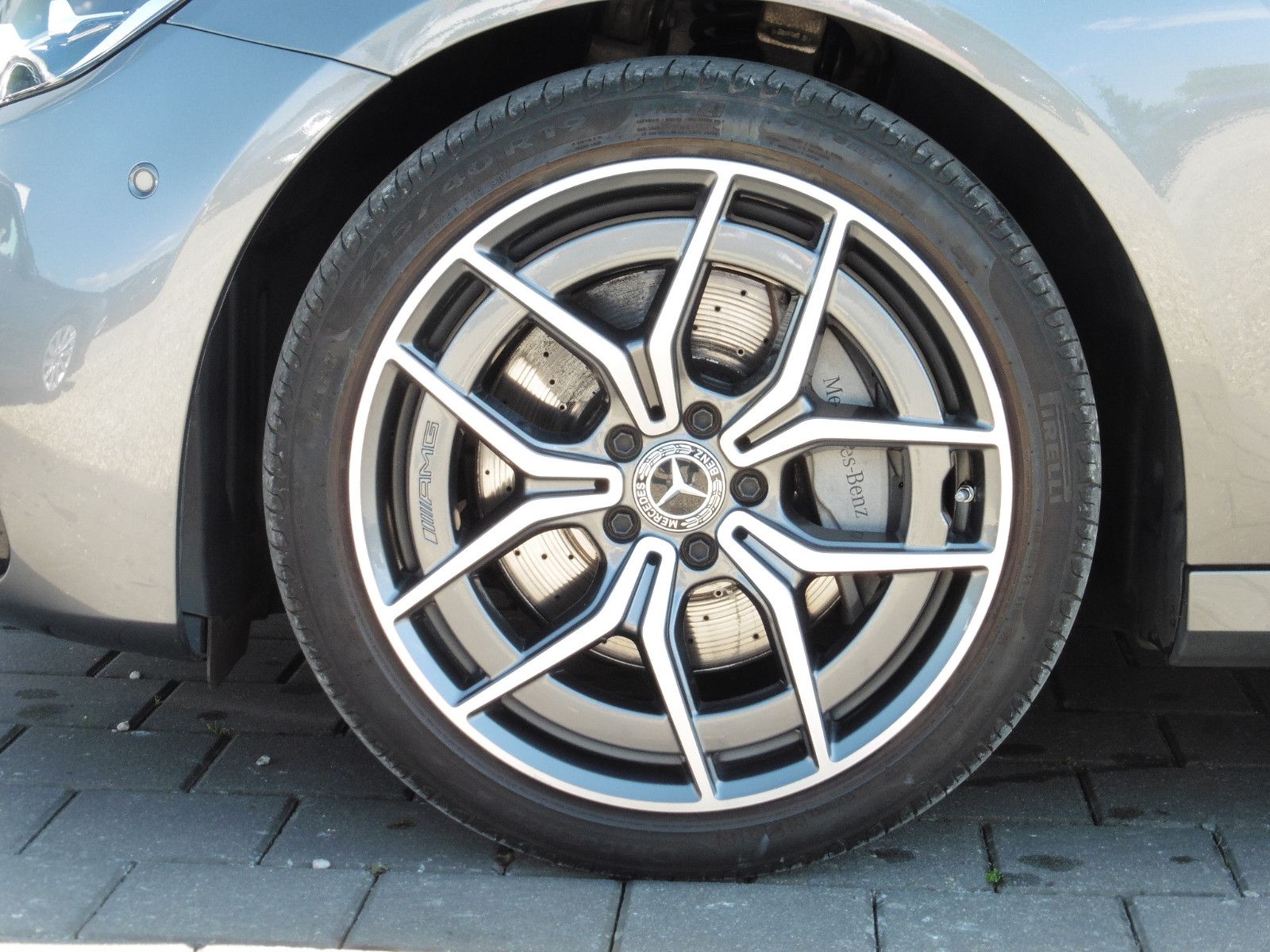 Mercedes-Benz E 300 d 4MATIC AMG Line - Samsaru's Car Outlet