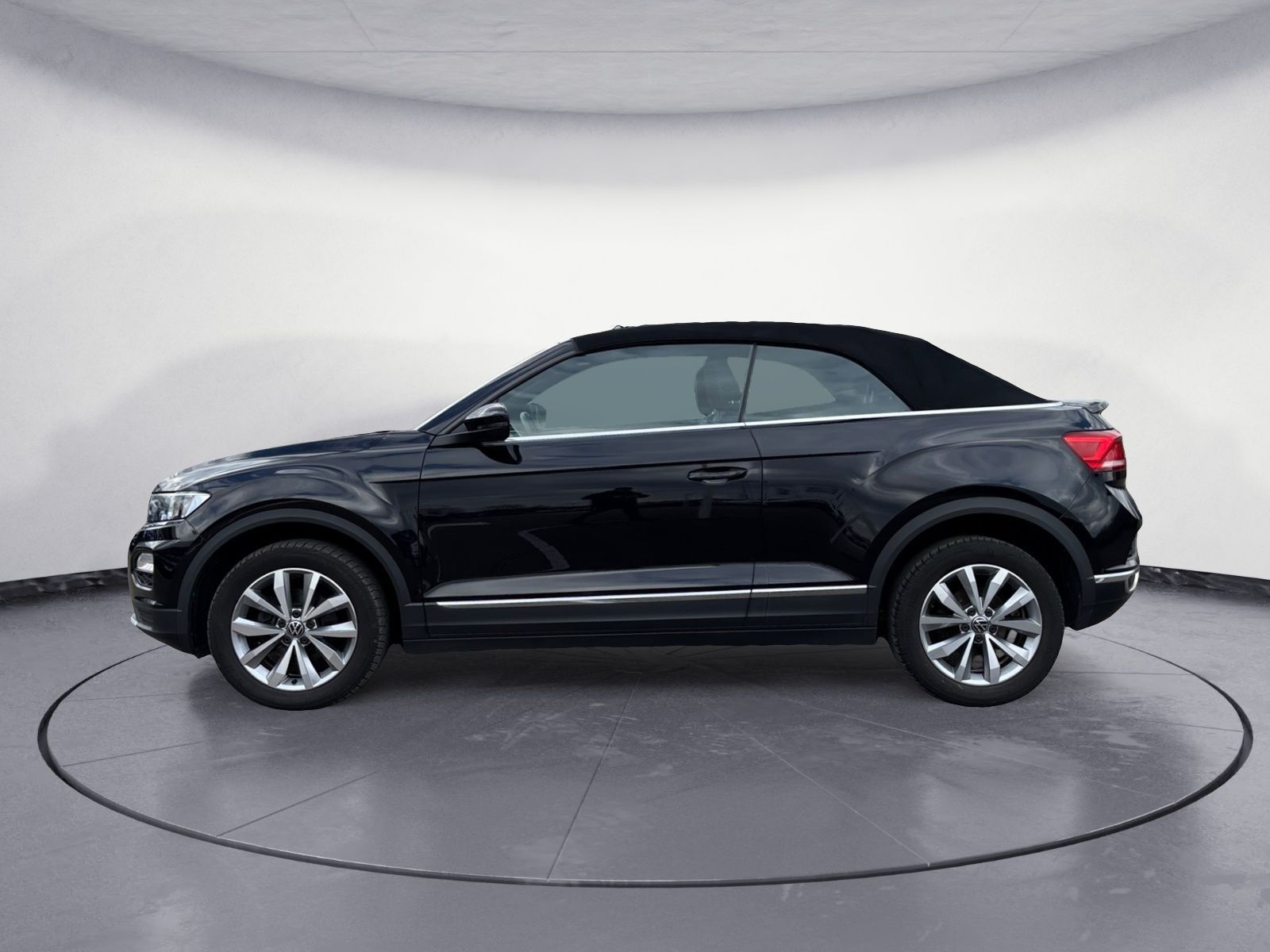 Volkswagen T-Roc 1.5 TSI STYLE DSG - Samsaru's Car Outlet