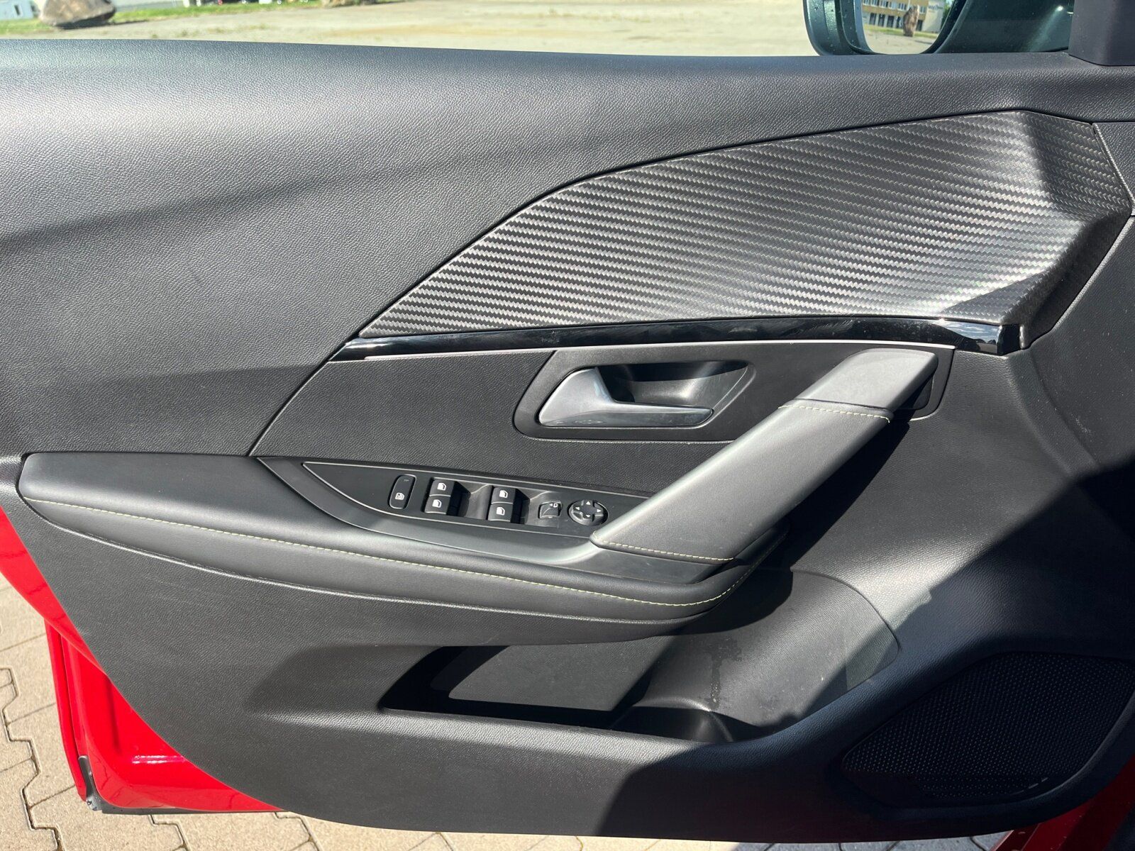 Peugeot e 208 GT - Samsaru's Car Outlet