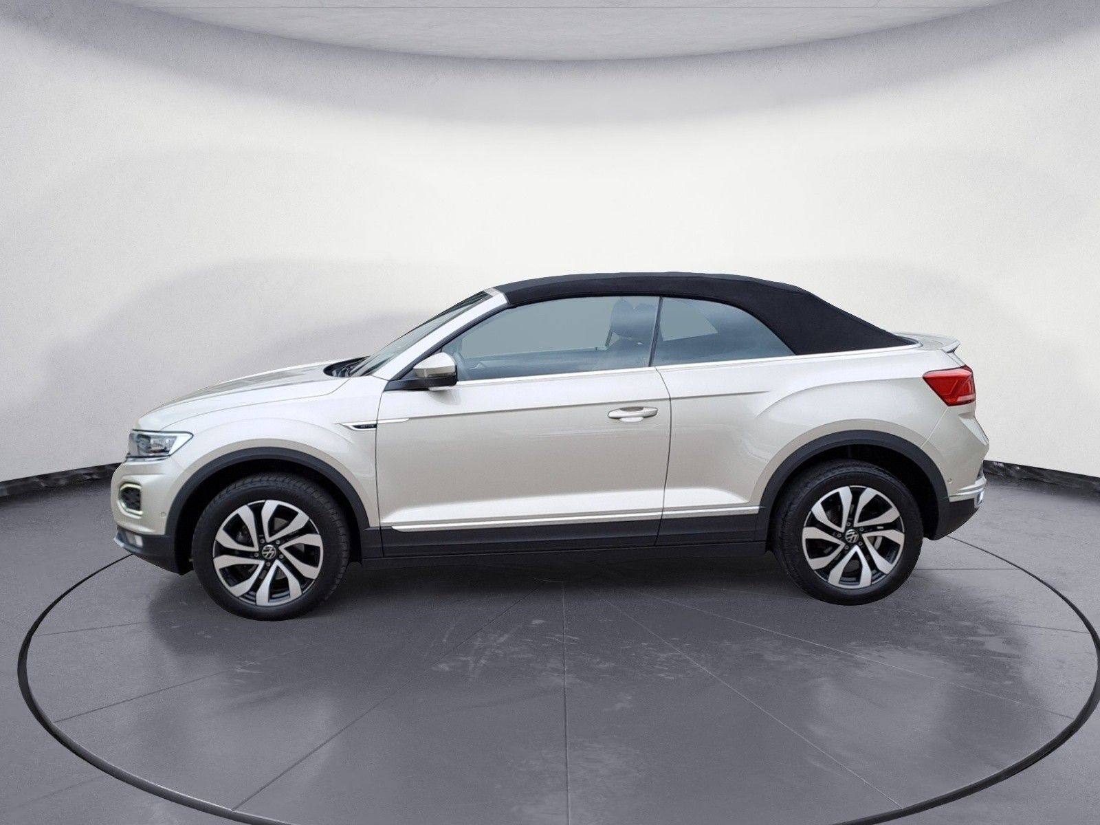 Volkswagen T-Roc ACTIVE - Samsaru's Car Outlet