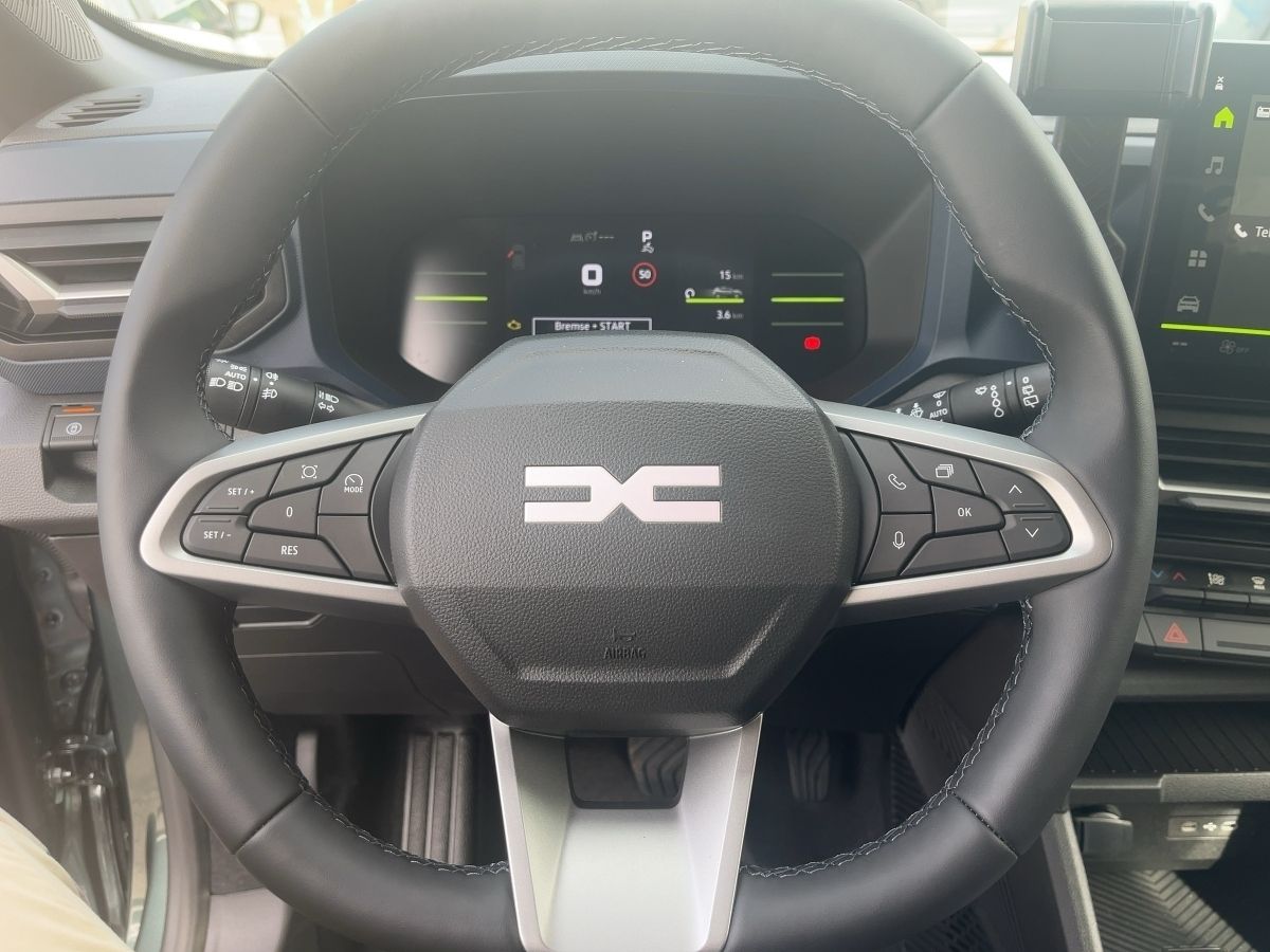 Dacia Duster Journey HYBRID 140 - Samsaru's Car Outlet