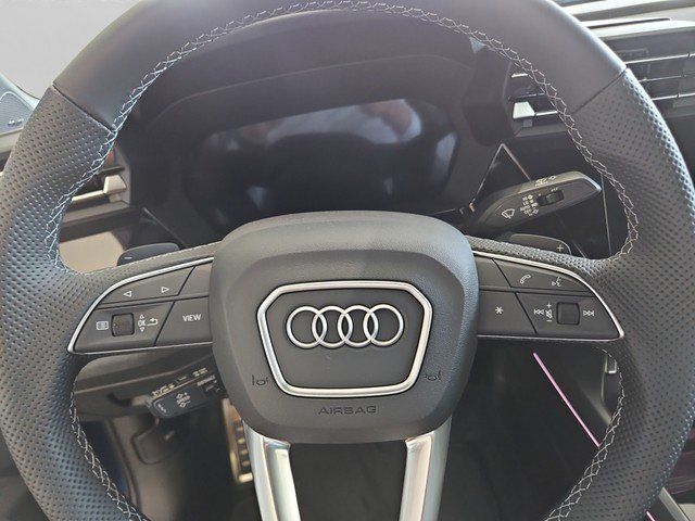 Audi A3 Limousine 35 TFSI S tronic S line *MATRIX*