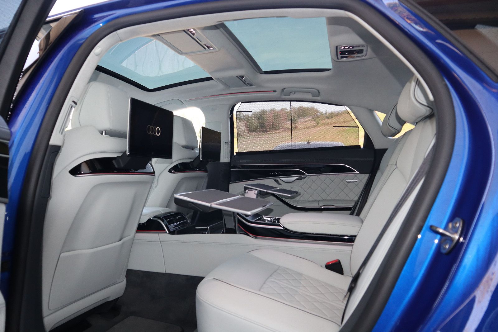Audi A8L 60 TFSIe lang exclusive - Samsaru's Car Outlet
