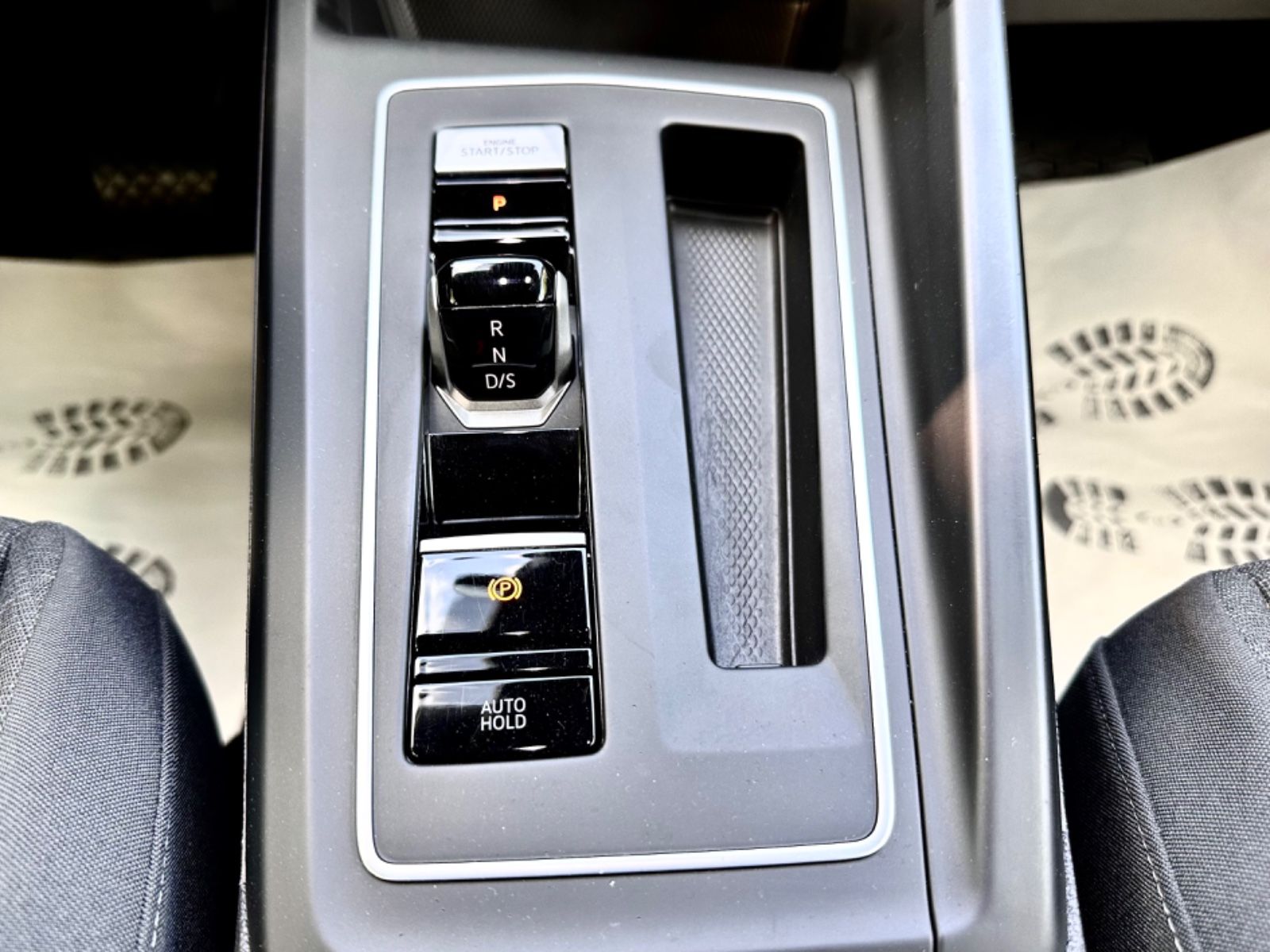 Volkswagen Golf VIII Lim.Life eTSI Automatik - Samsaru's Car Outlet