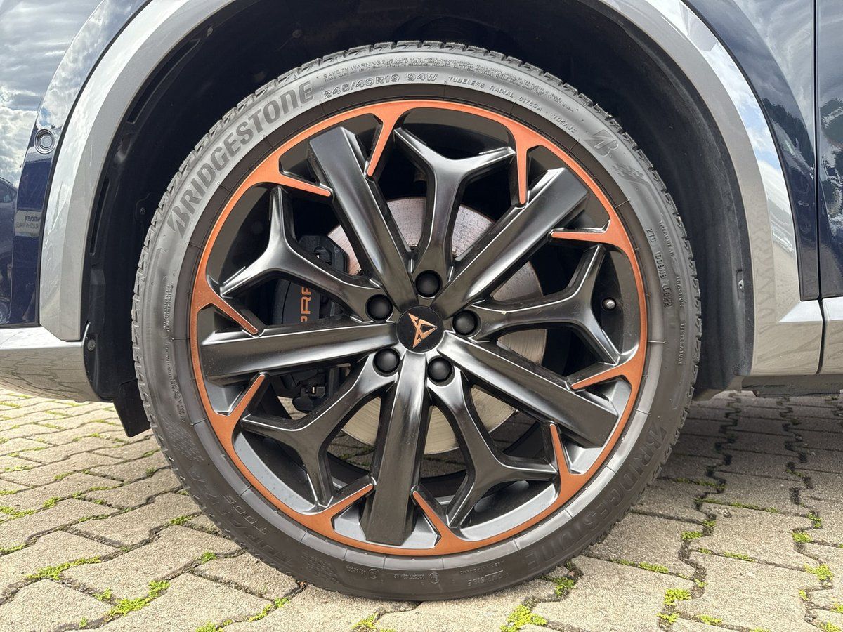 Cupra Formentor VZ 2.0 TSI 4DRIVE NAVI+PANO+AHZV+LED