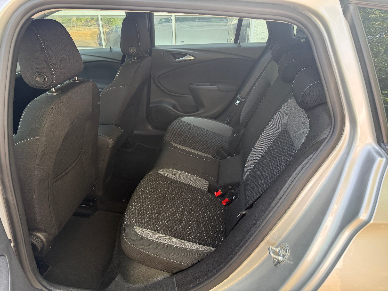 Opel Astra ST 1.5d Edition - Samsaru's Car Outlet