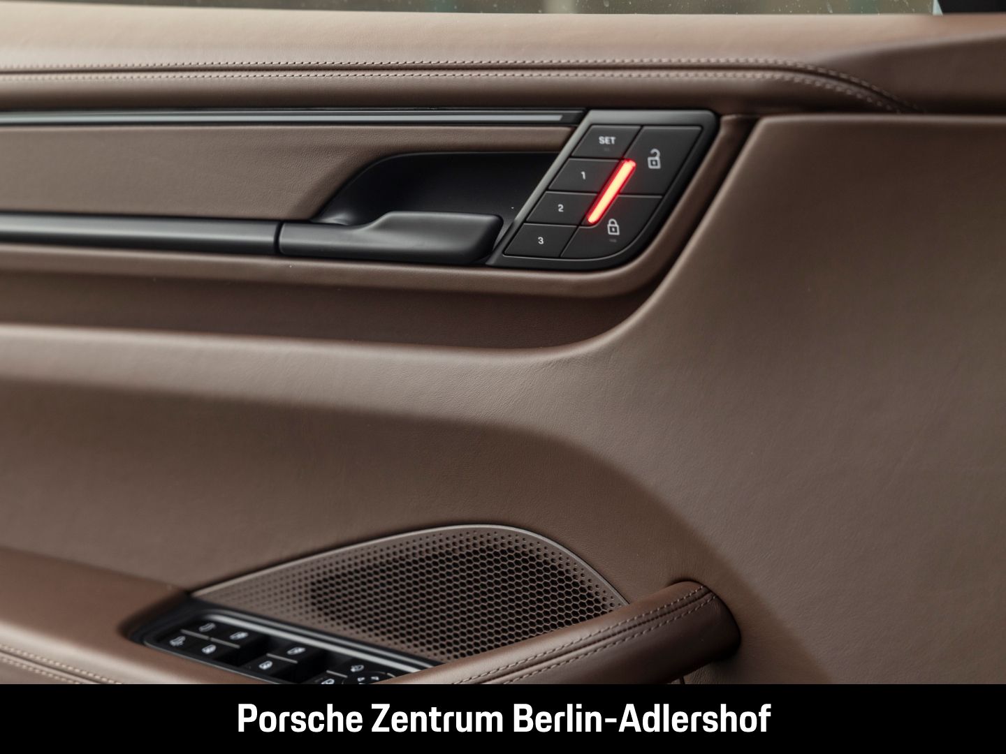 Porsche Macan Turbo - Samsaru's Car Outlet