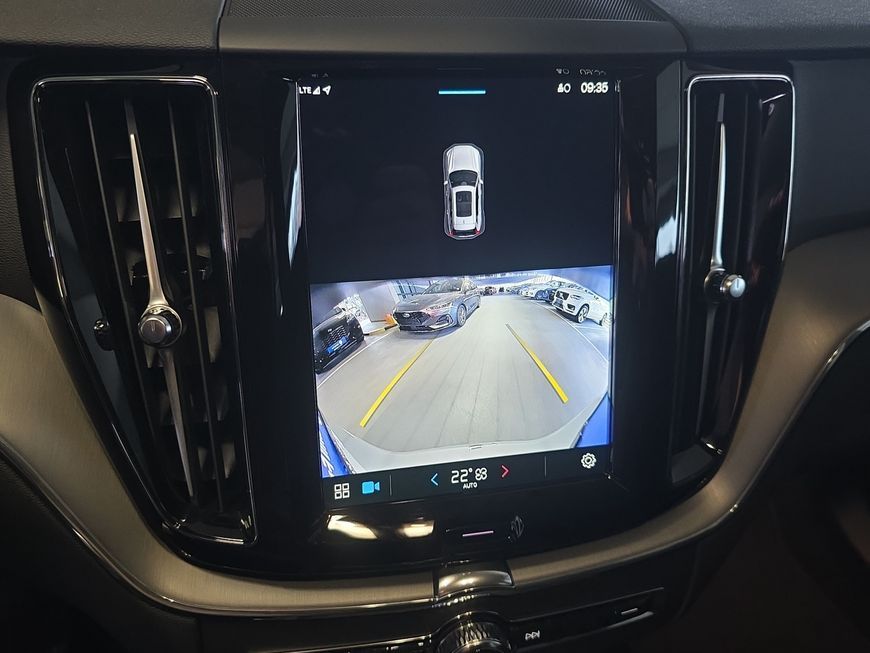 Volvo XC60 B5 B AWD Core