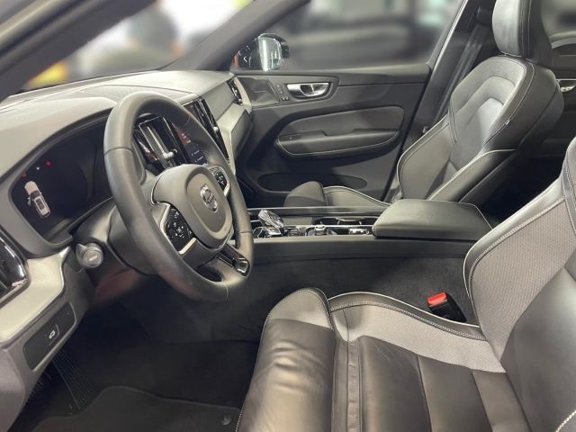 Volvo XC60 B4 D AWD Plus Dark - Panorama Harman/Kardon