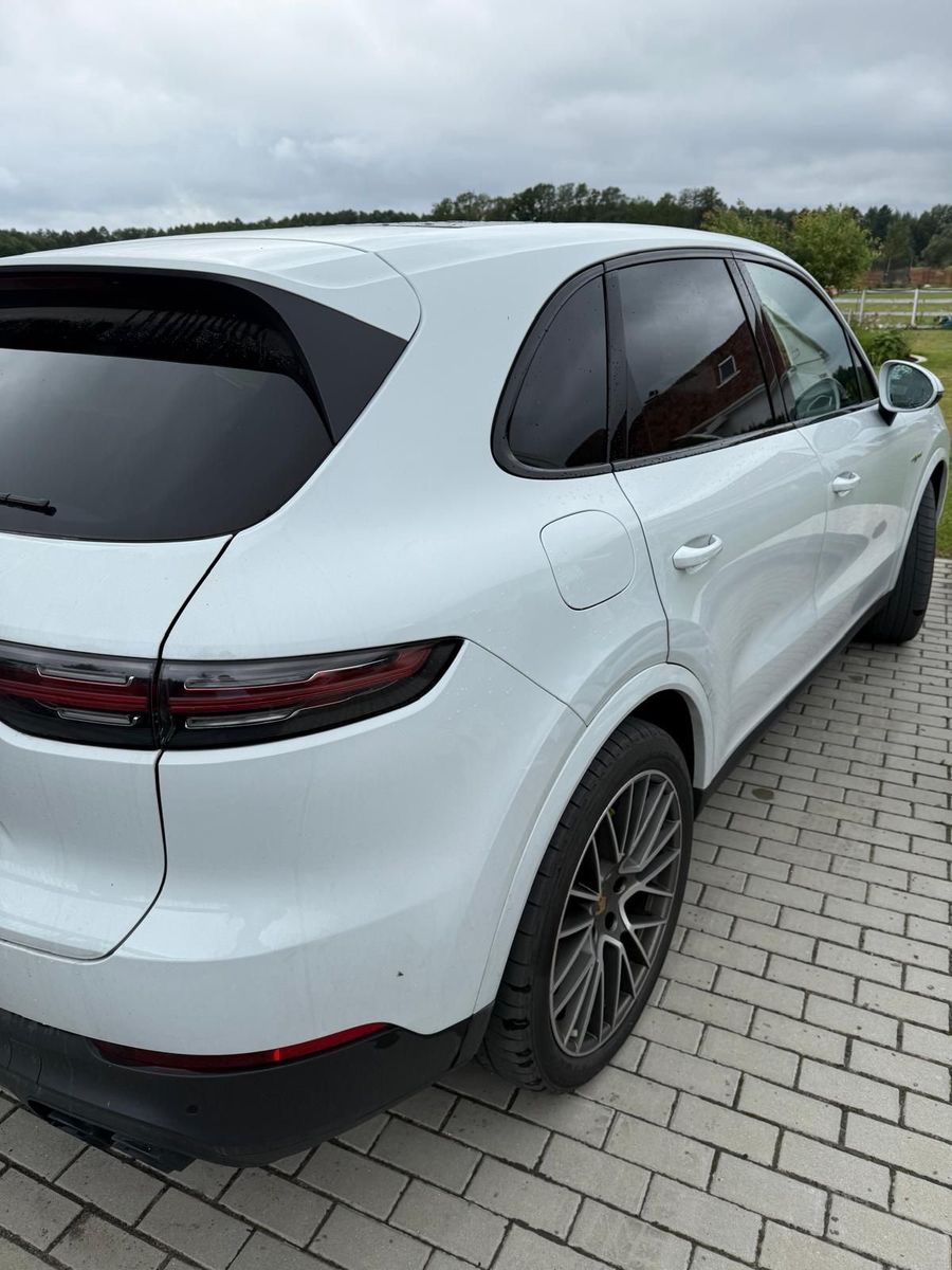 Porsche Cayenne E-Hybrid Platinum Edition