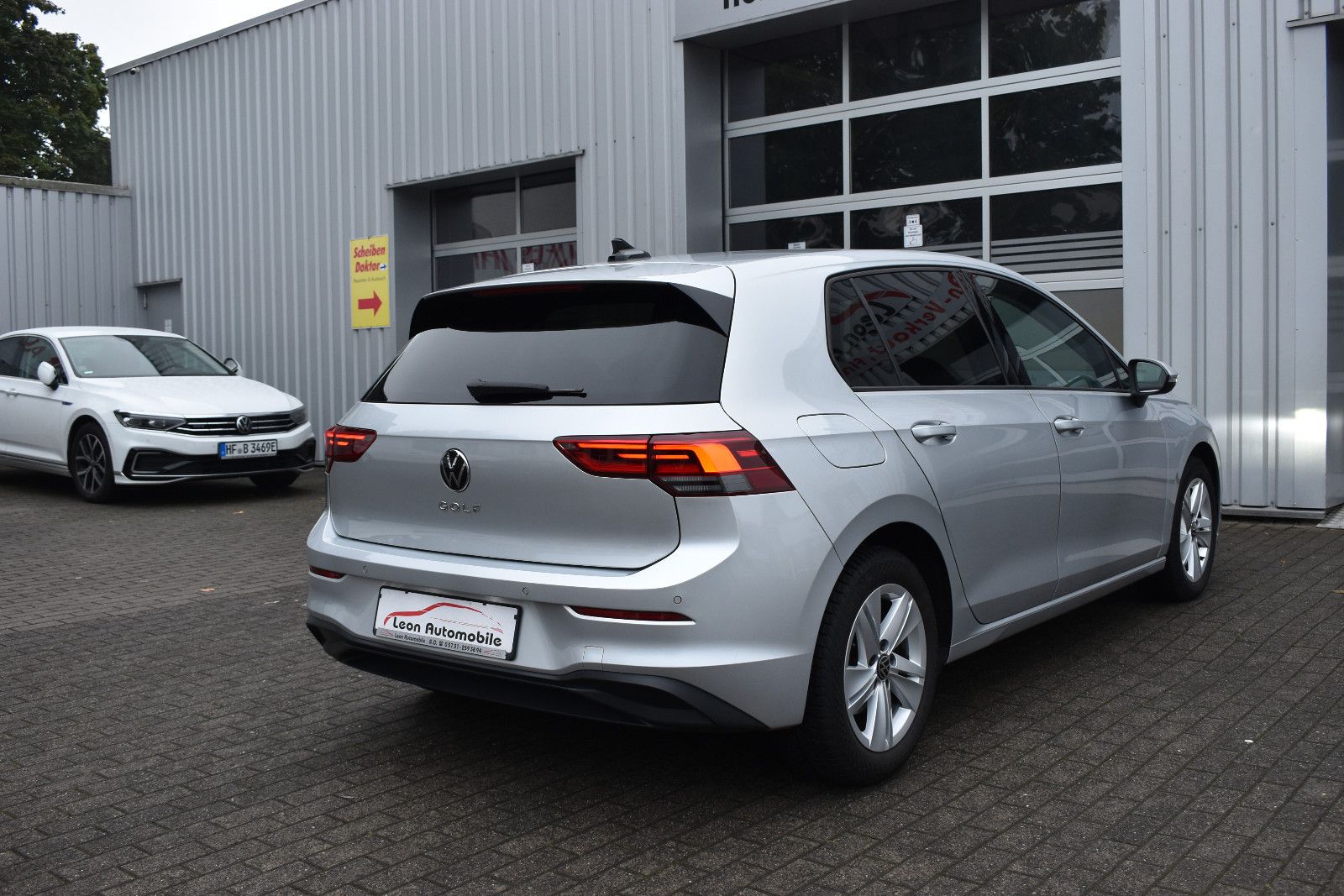 Volkswagen Golf VIII Life - Samsaru's Car Outlet