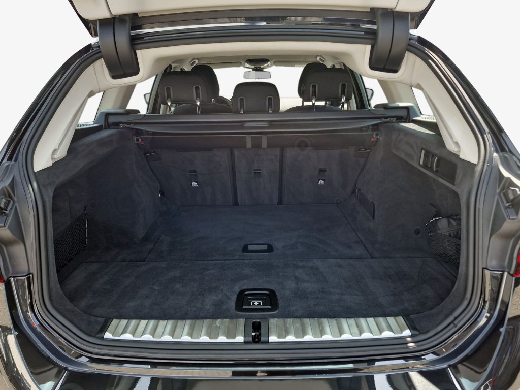 BMW 320i Touring Aut. Advantage - Samsaru's Car Outlet