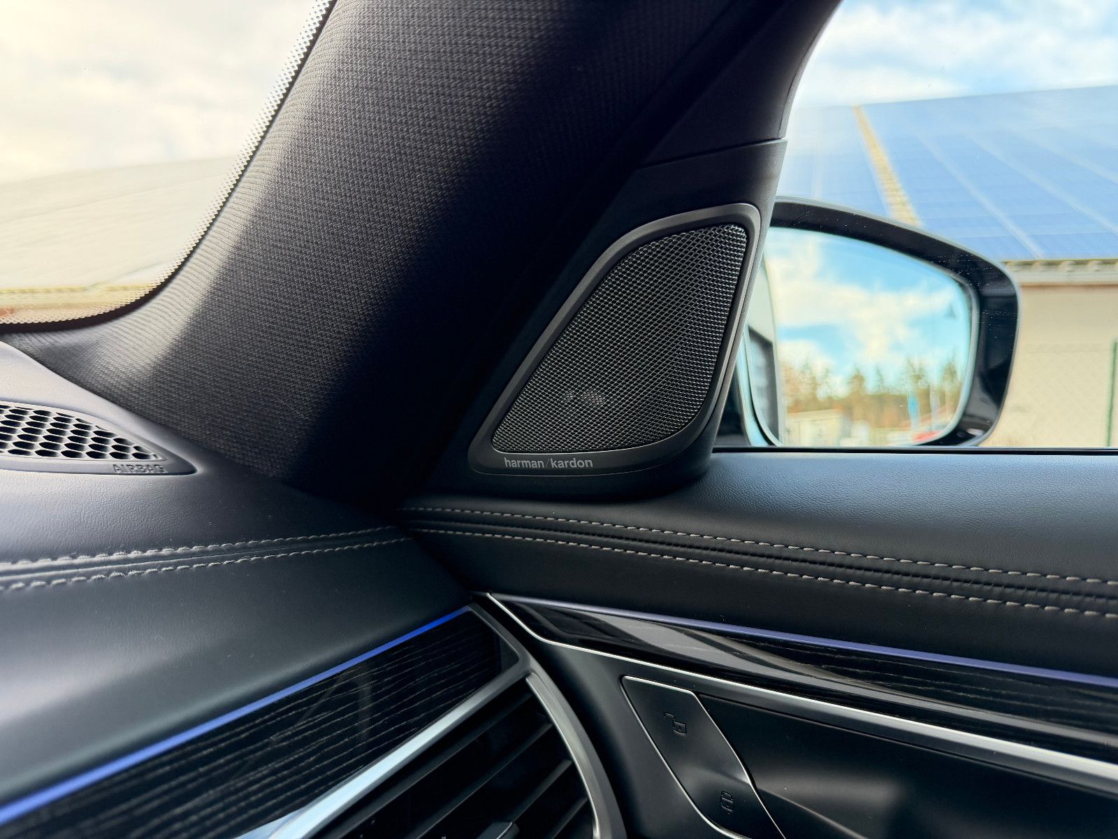 BMW 750ixDrive M-SPORT/MASSAGE/AHK/NIGHTV./LASER/H&K