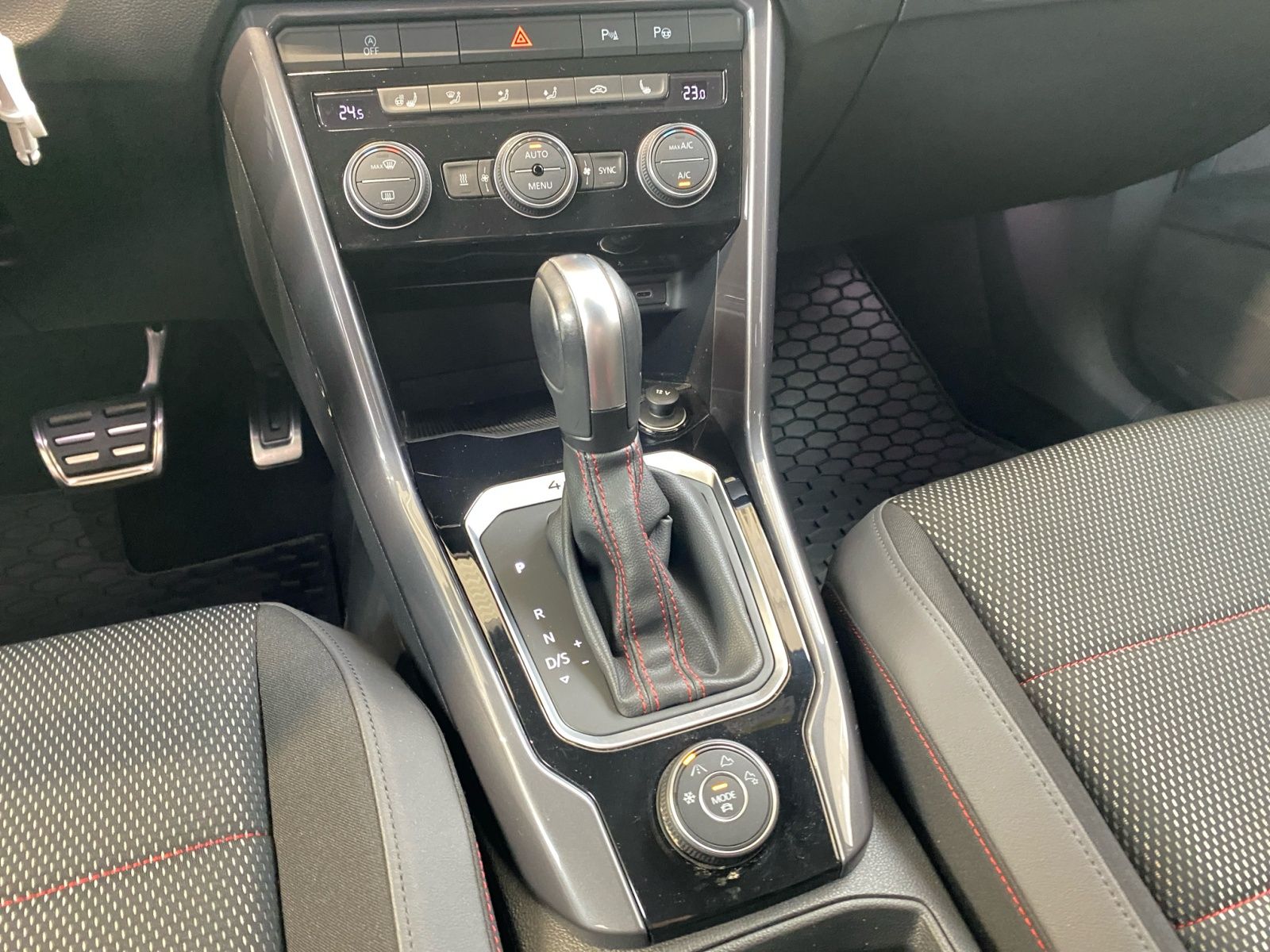 Volkswagen T-Roc 2.0 TSI DSG 4Motion - Samsaru's Car Outlet