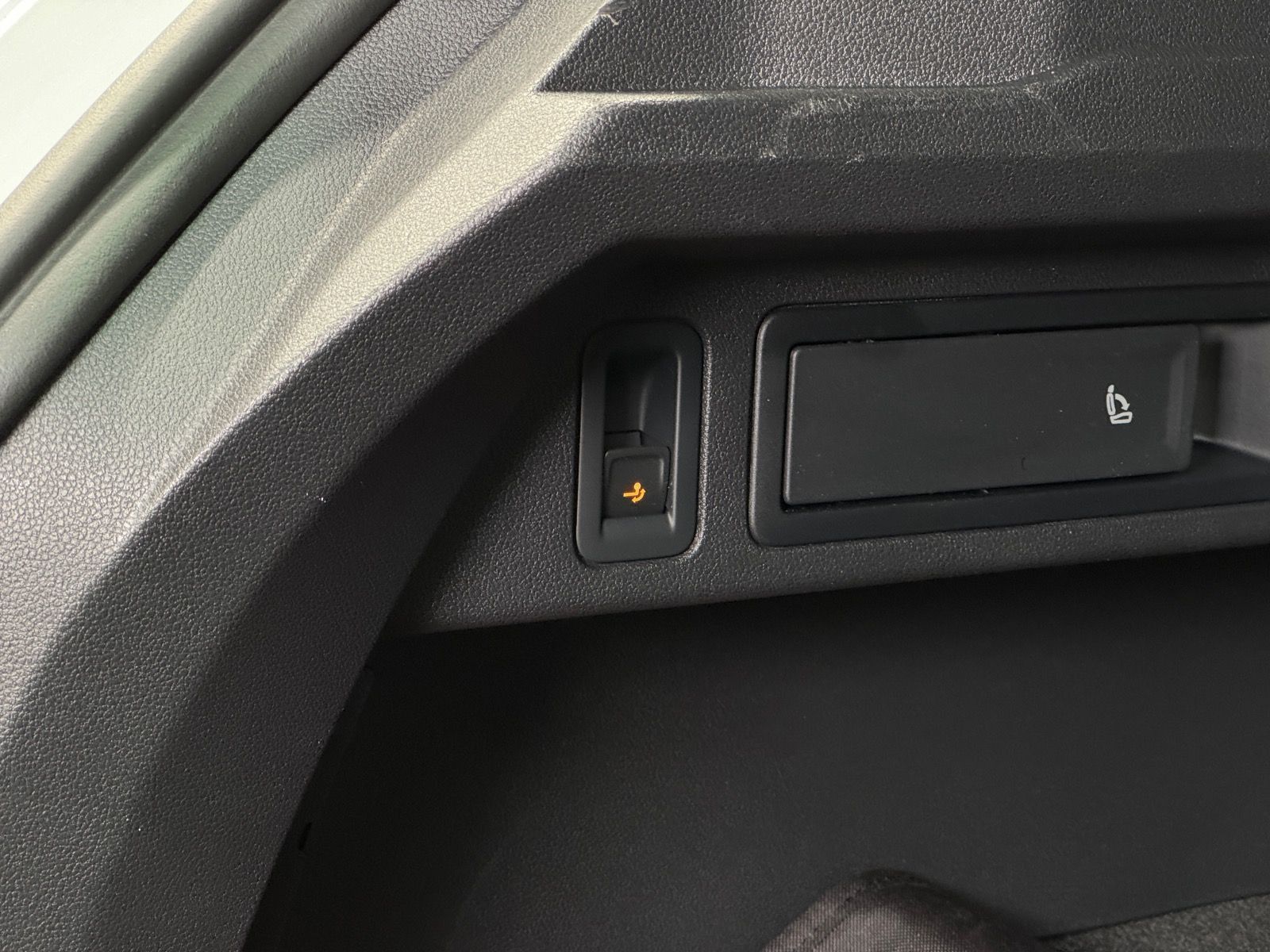 Volkswagen Tiguan R-Line 2.0 TDI DSG - Samsaru's Car Outlet