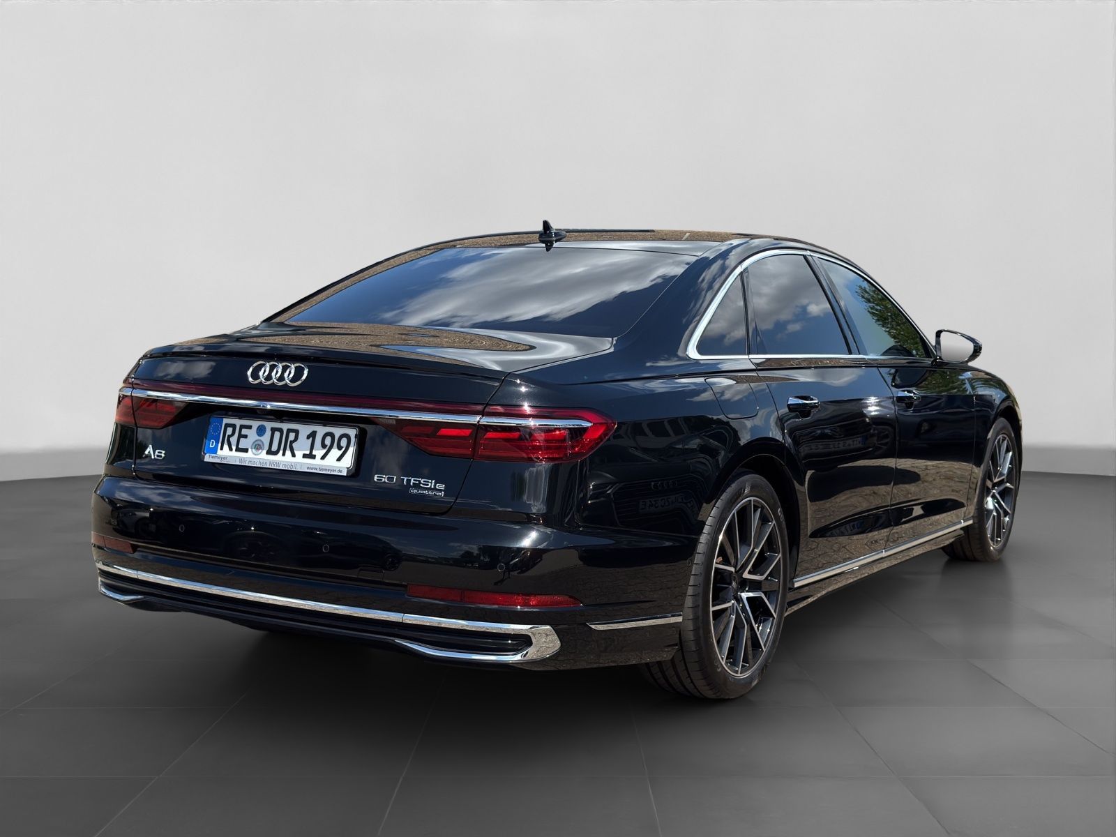 Audi A8 60 TFSIe Q LM20 - Samsaru's Car Outlet