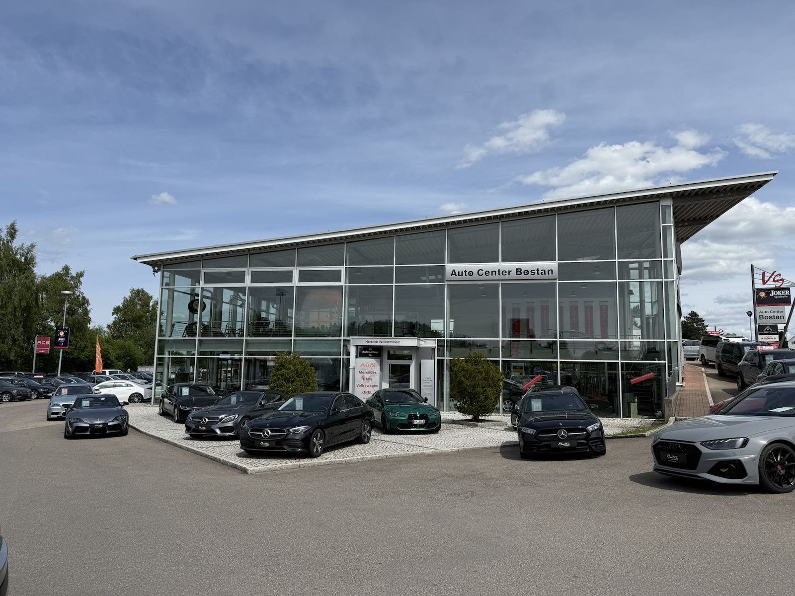 Audi A6 2.0 TDI Advanced - Samsaru's Car Outlet