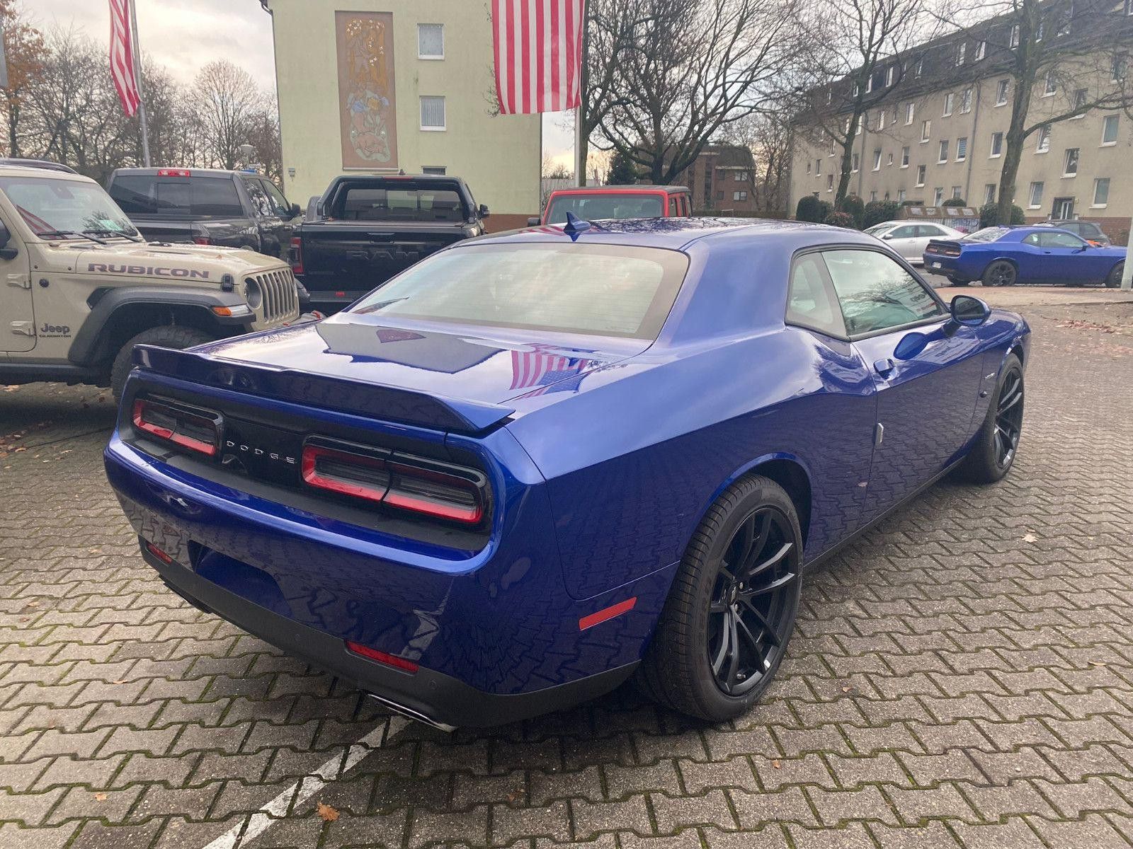 Dodge Challenger R/T 5.7 V8 HEMI Performance Plus AEC
