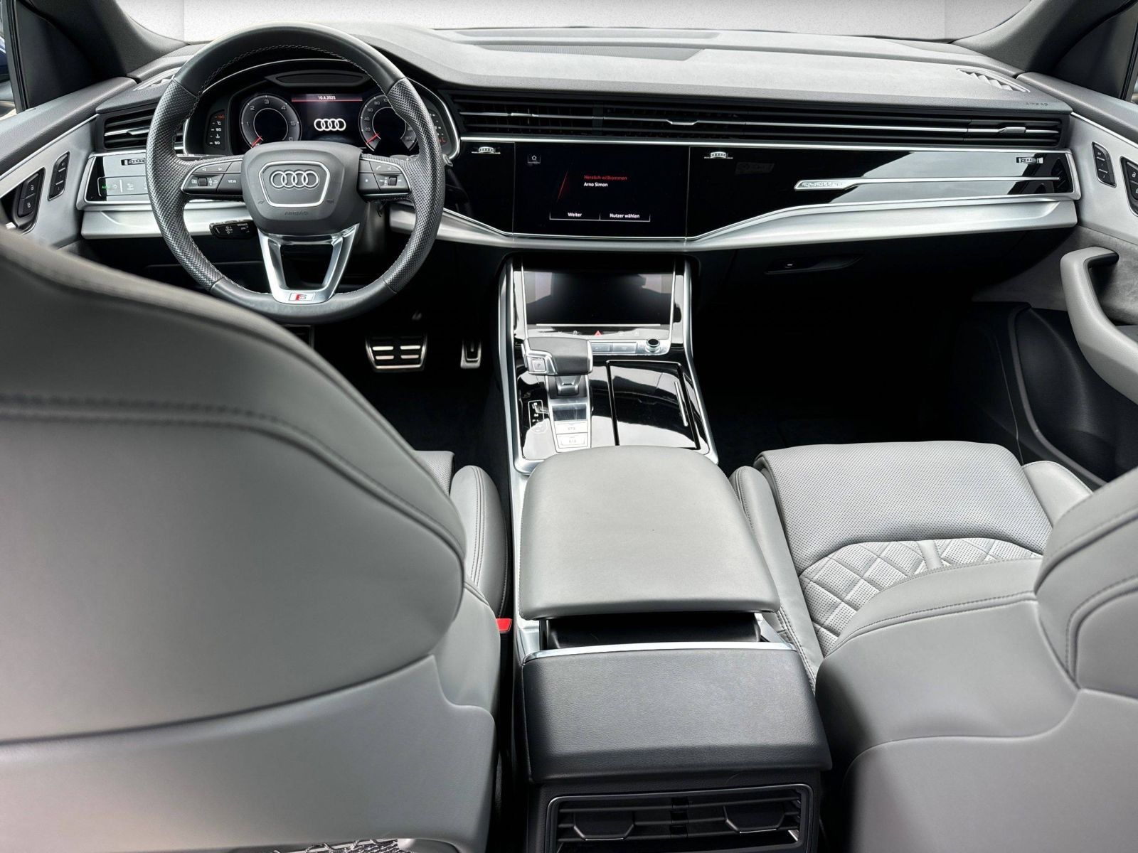 Audi Q8 50 TDI S-line quattro - Samsaru's Car Outlet