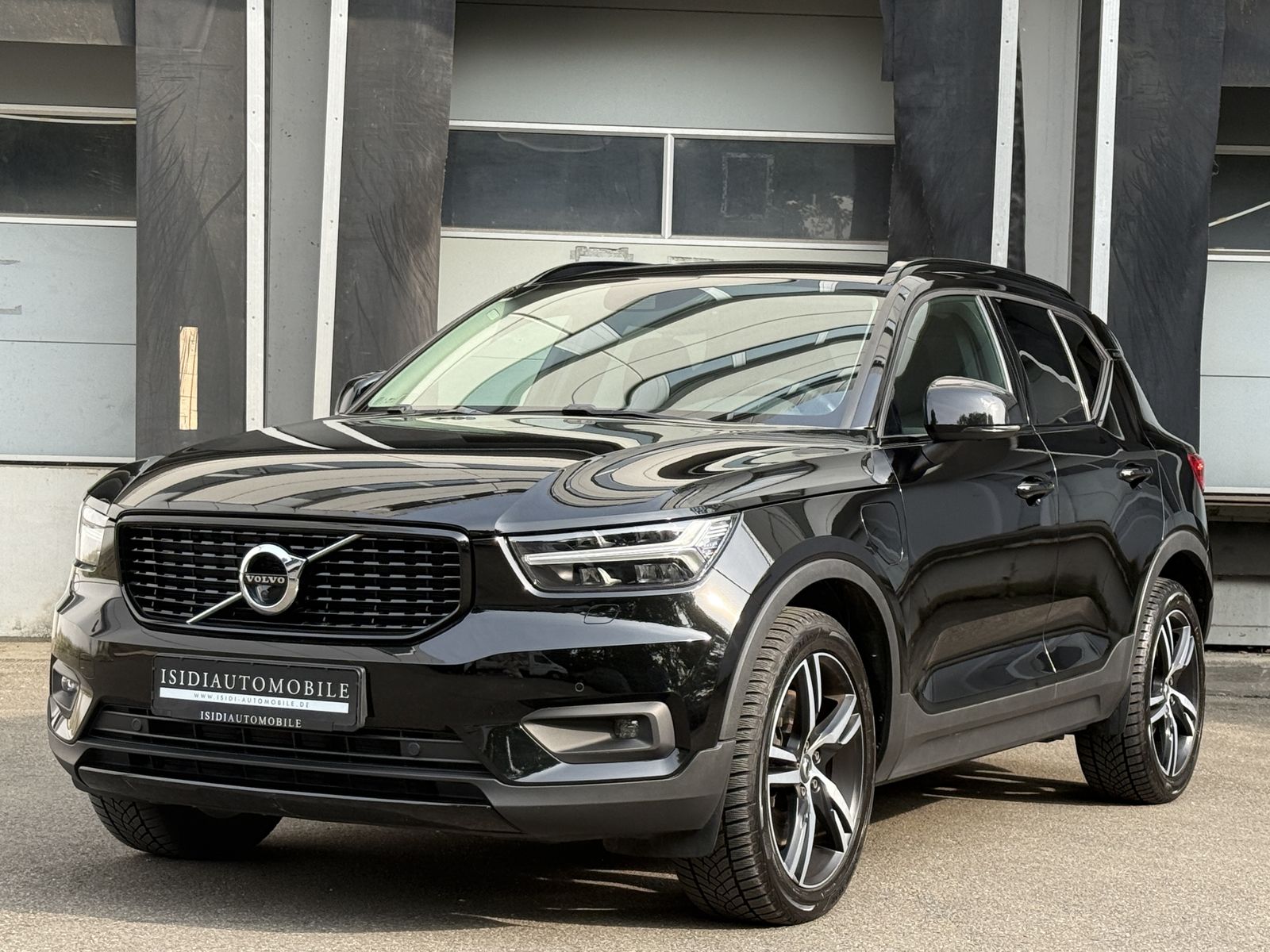 Volvo XC40 R Design Expression Recharge Plug-In Hybrid