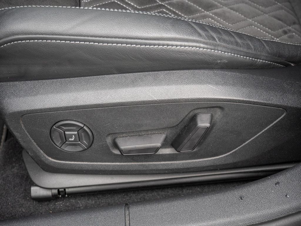 Audi A3 Sportback 40TFSI S line MATRIX NAVI PANORAMA