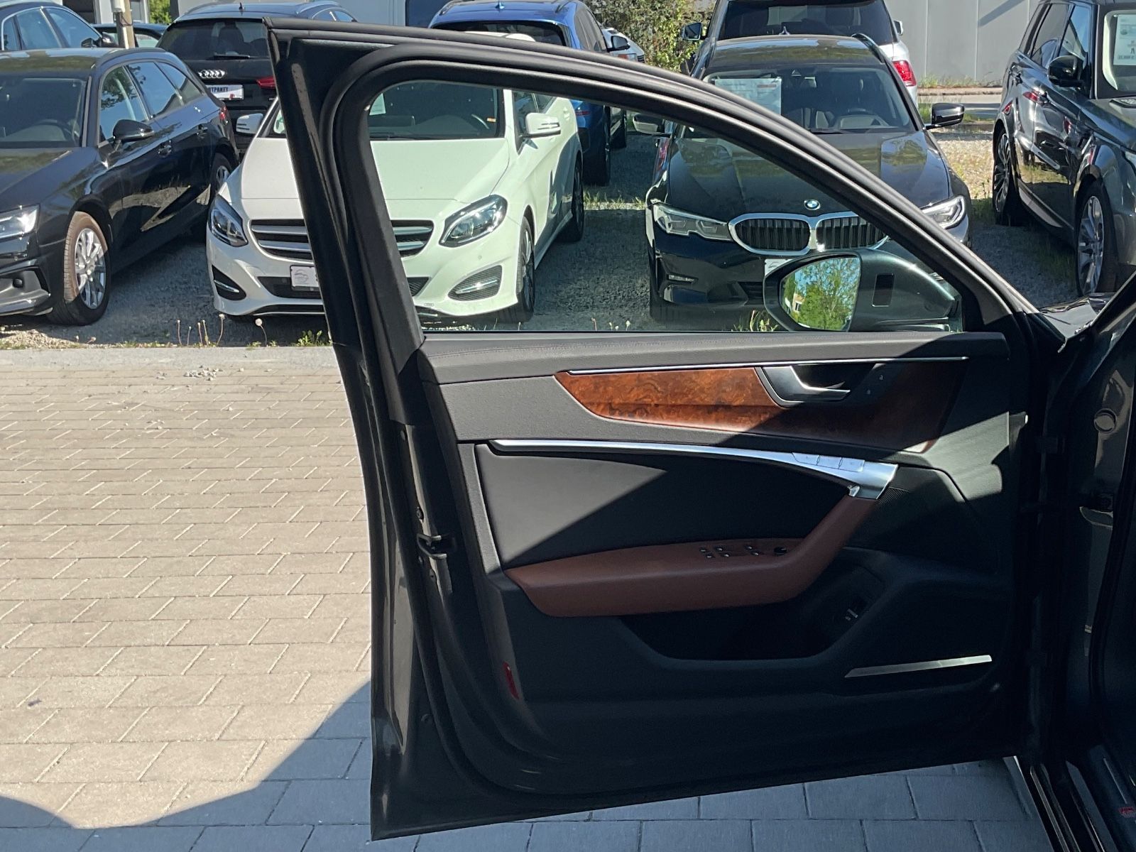 Audi A6 Av.50 TDI quattro S Line - Samsaru's Car Outlet