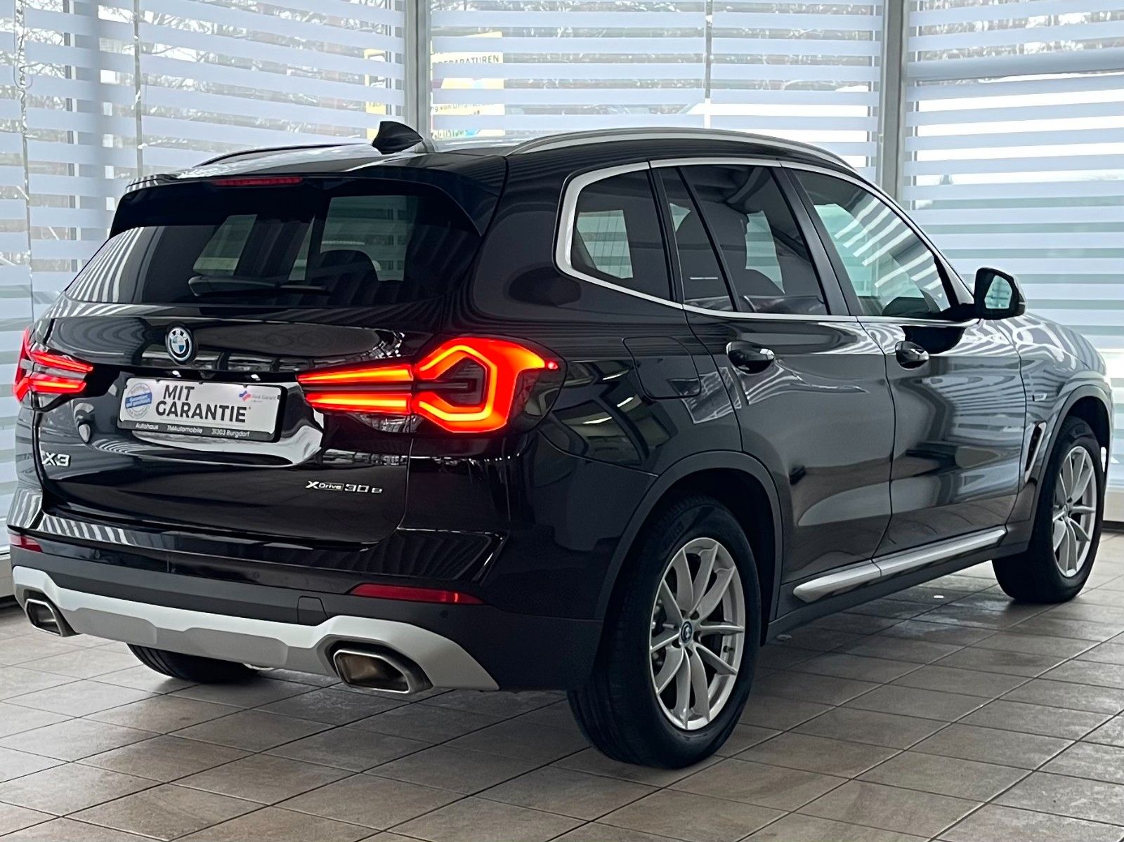 BMW X3 xD30e FACELIFT KAMERA AHK Sportsitze LEDER