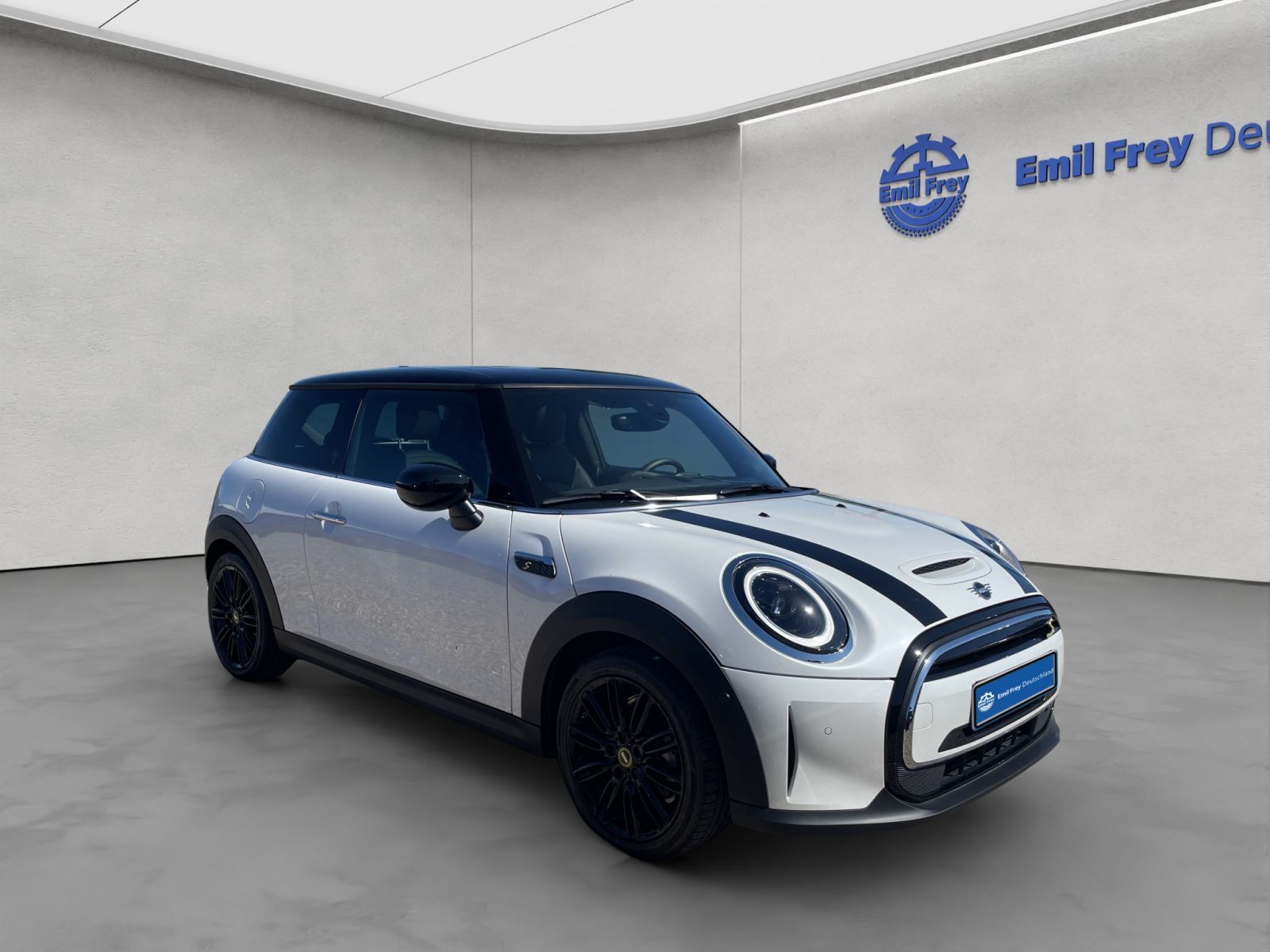MINI Cooper SE MINI Yours Trim - Samsaru's Car Outlet
