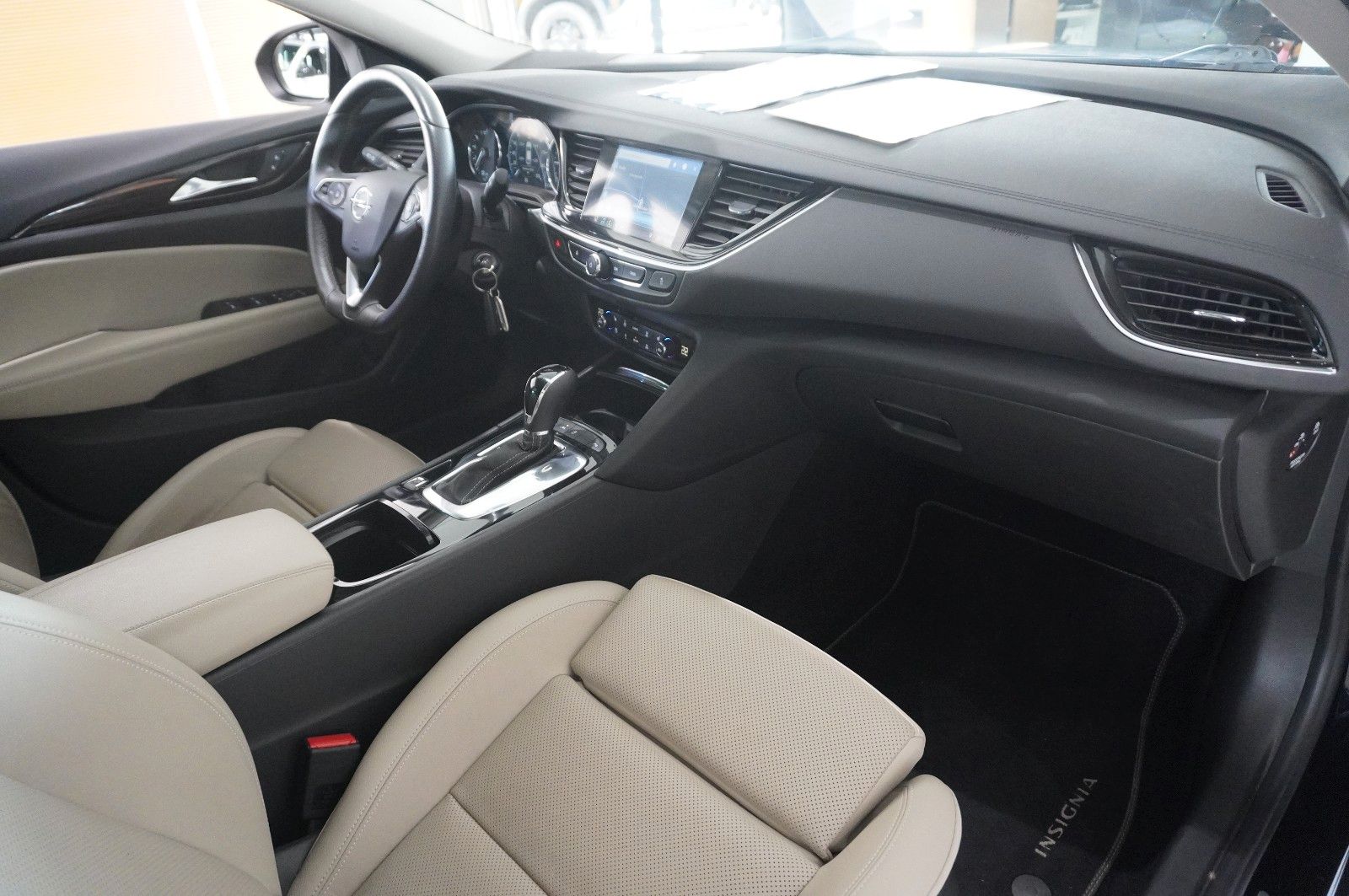 Opel Insignia B ST 2.0D INNOV. 4X4 - Samsaru's Car Outlet