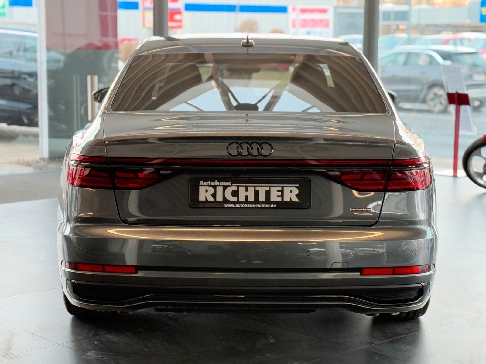 Audi A8 55 TFSI quattro S-Line - Samsaru's Car Outlet