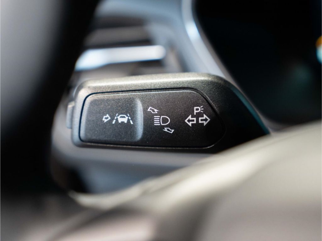 Ford Focus 1.0 MHEV Aut. Titanium X Matrix-LED Panora